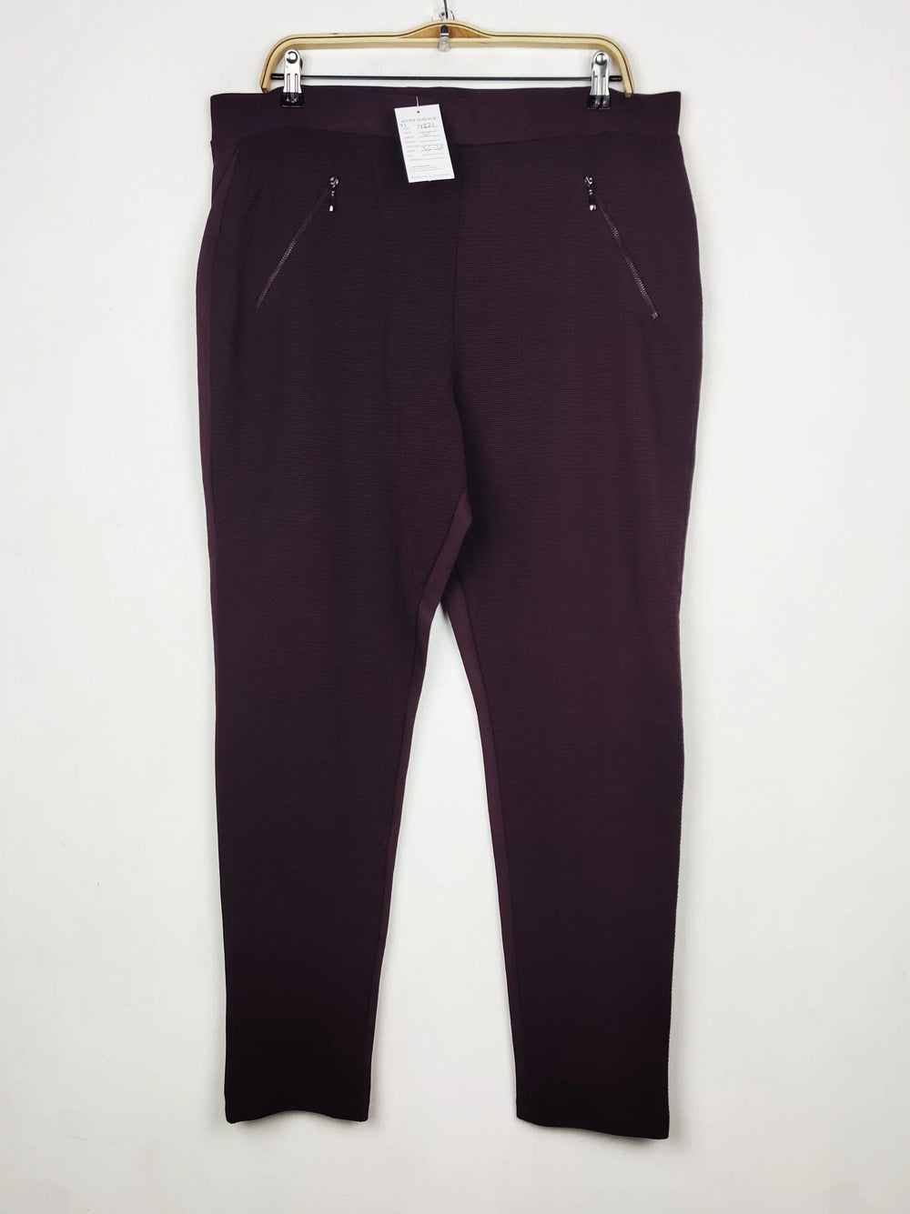 Buy online pre-used pre-loved 100% authentic & Original branded Marks & Spencer (TT-4221) available in Pakistan. Top international brands avilable.