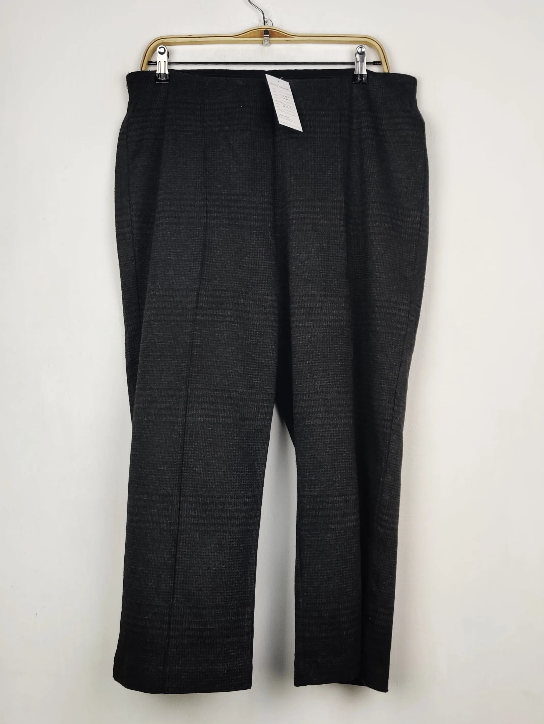Buy online pre-used pre-loved 100% authentic & Original branded Straight Leg (TT-4230) available in Pakistan. Top international brands avilable.