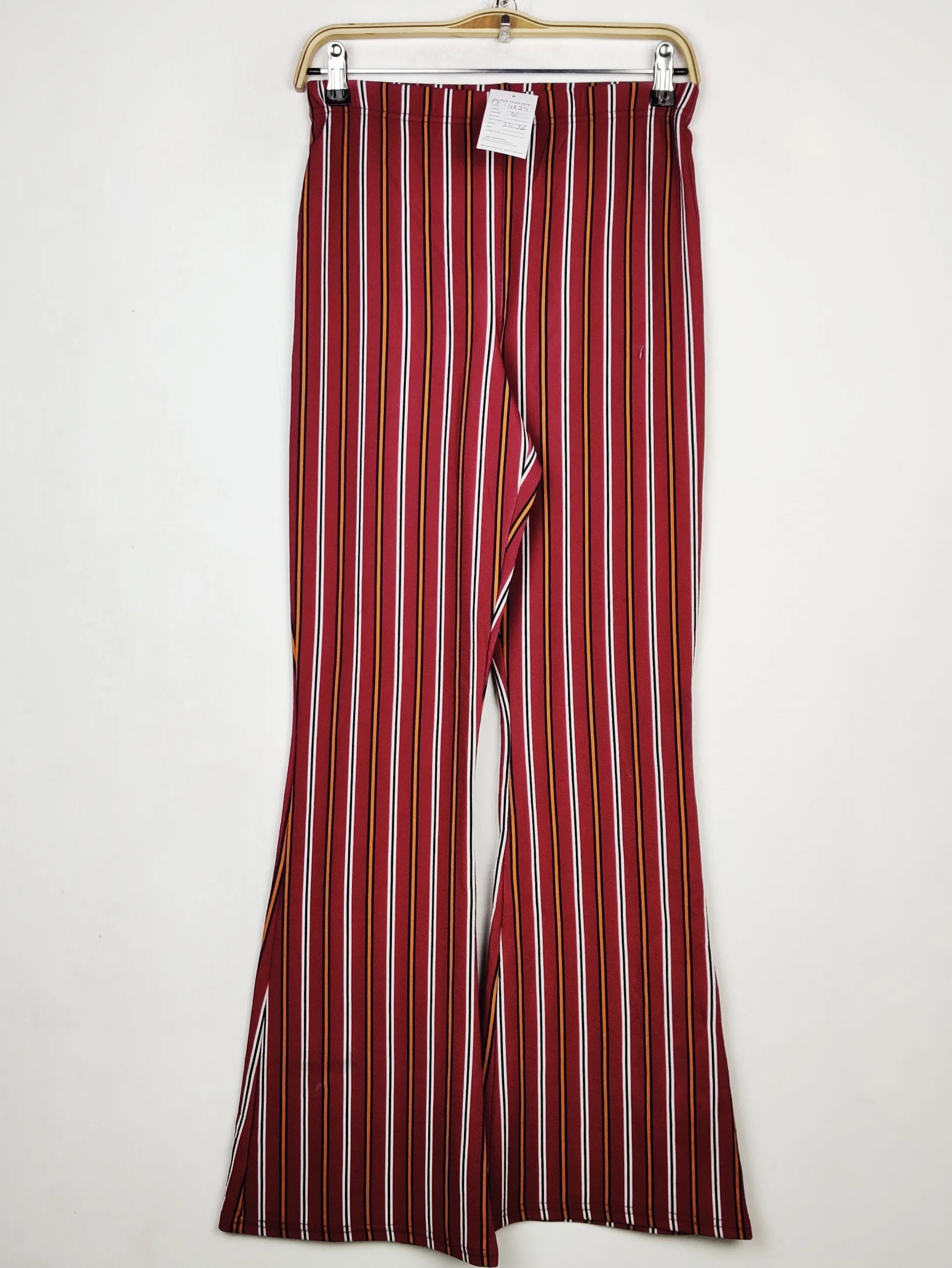Buy online pre-used pre-loved 100% authentic & Original branded Unknown Brand (TT-4234) available in Pakistan. Top international brands avilable.