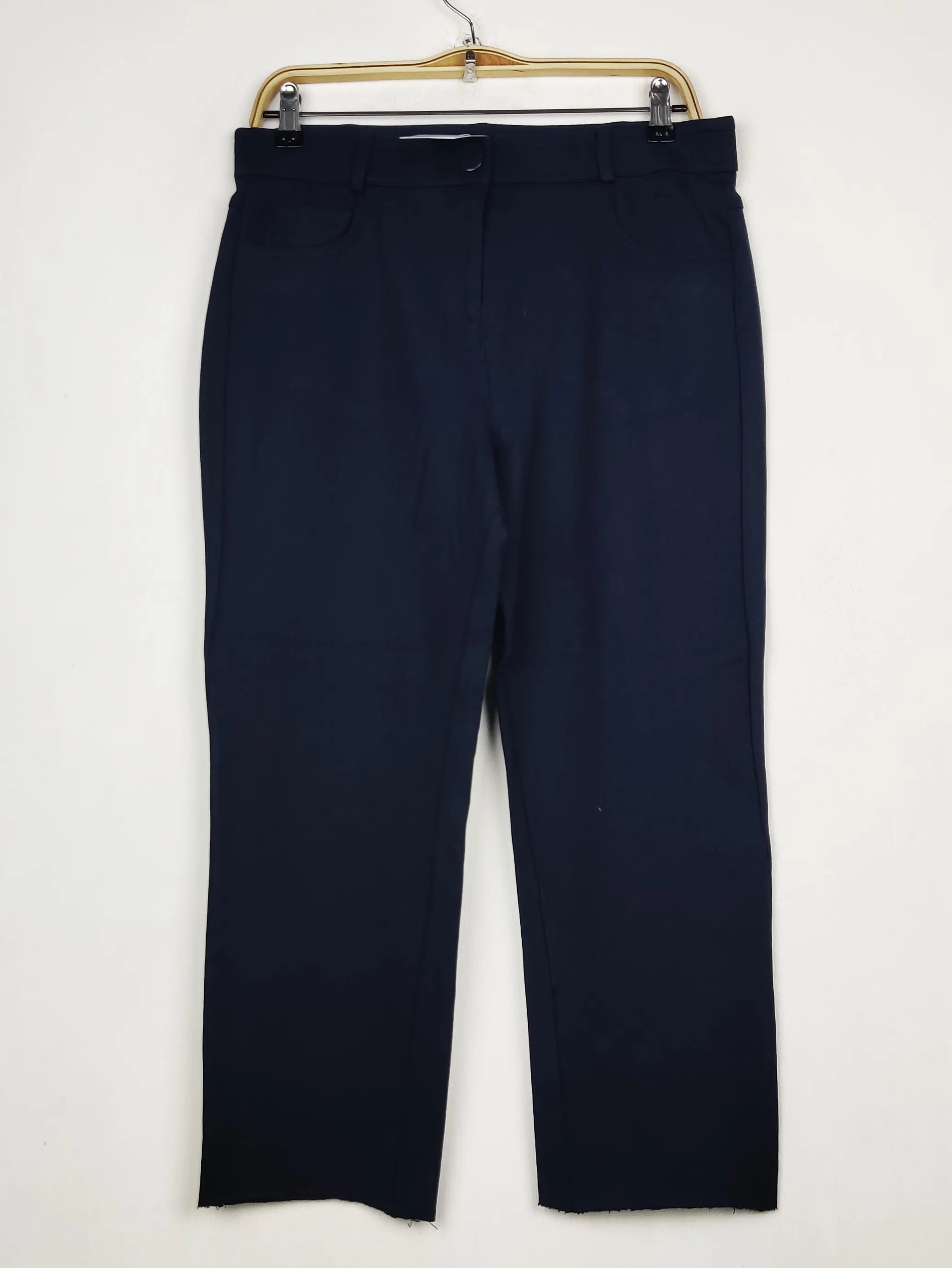 Buy online pre-used pre-loved 100% authentic & Original branded Dunnes Stores (TT-4260) available in Pakistan. Top international brands avilable.