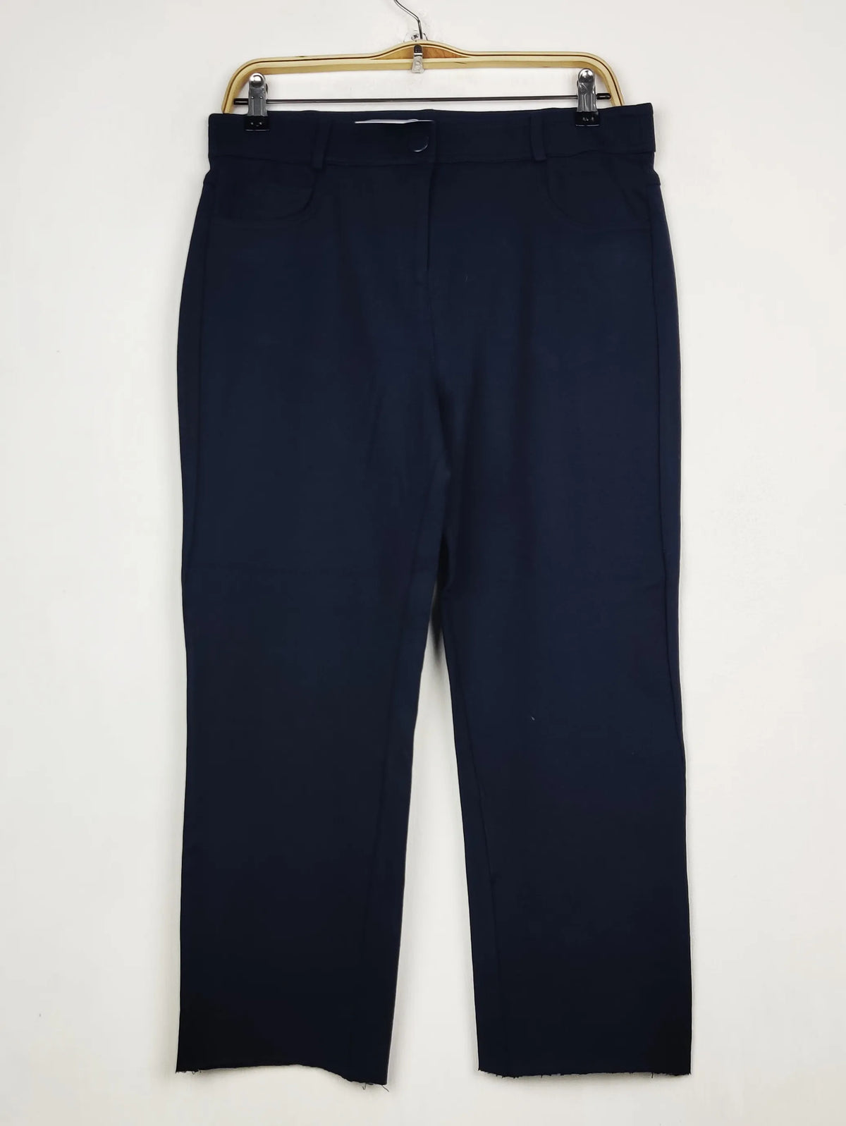 Buy online pre-used pre-loved 100% authentic & Original branded Dunnes Stores (TT-4260) available in Pakistan. Top international brands avilable.