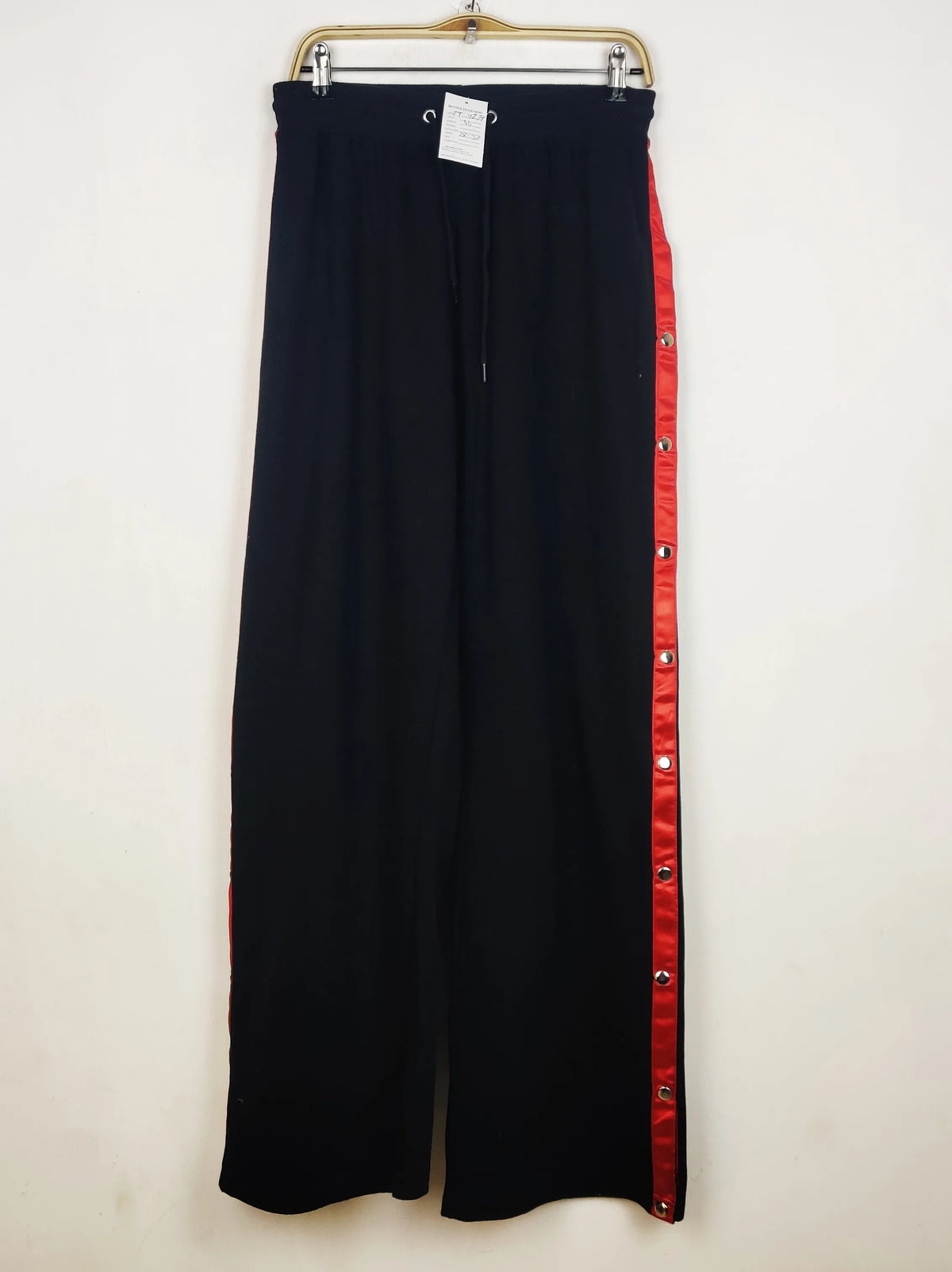 Buy online pre-used pre-loved 100% authentic & Original branded Prettylittlething (TT-4279) available in Pakistan. Top international brands avilable.