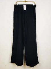 Buy online pre-used pre-loved 100% authentic & Original branded Marks & Spencer (TT-4312) available in Pakistan. Top international brands avilable.