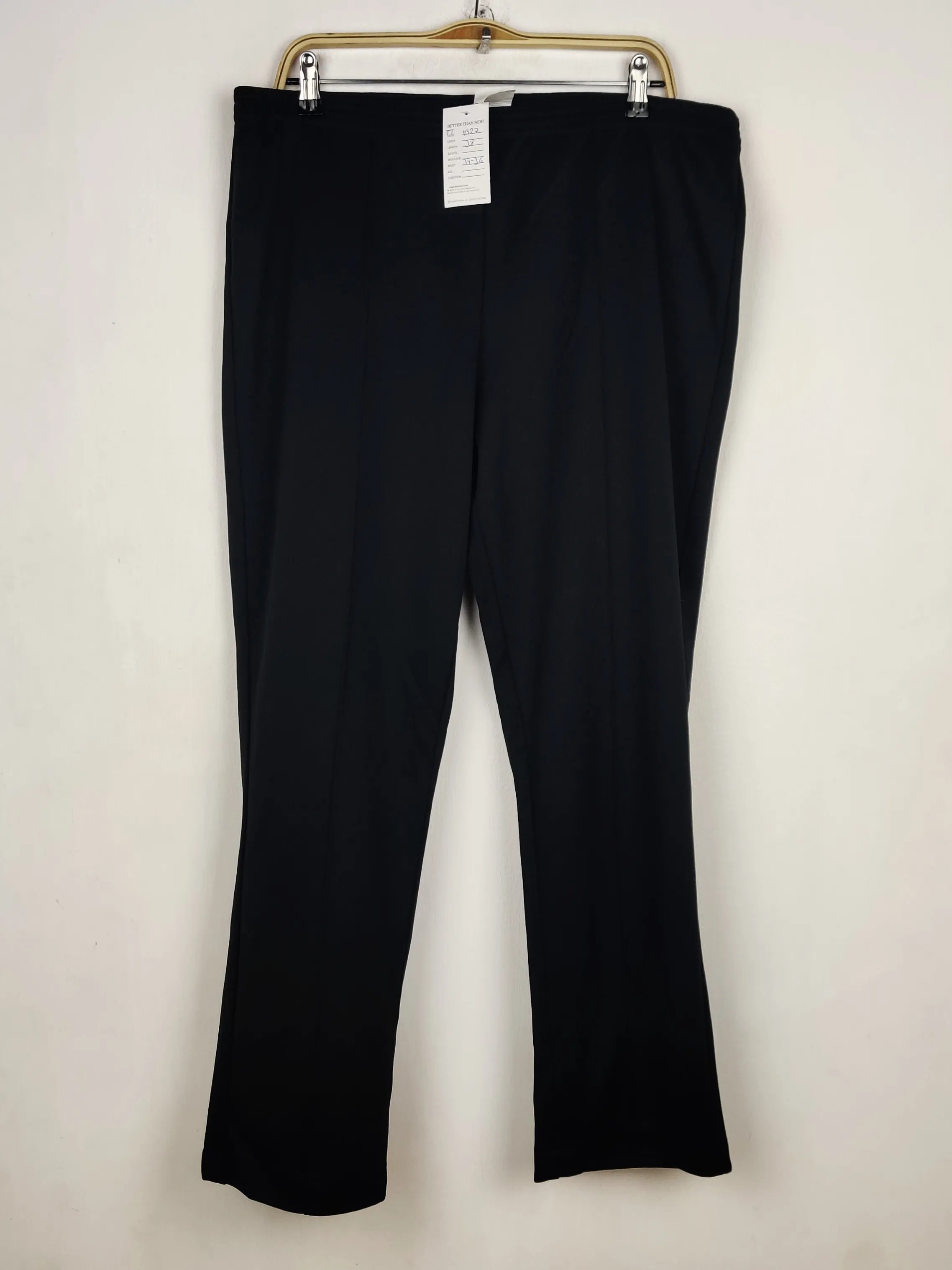 Buy online pre-used pre-loved 100% authentic & Original branded Damart (TT-4327) available in Pakistan. Top international brands avilable.