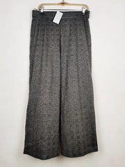 Buy online pre-used pre-loved 100% authentic & Original branded Marks & Spencer (TT-4332) available in Pakistan. Top international brands avilable.