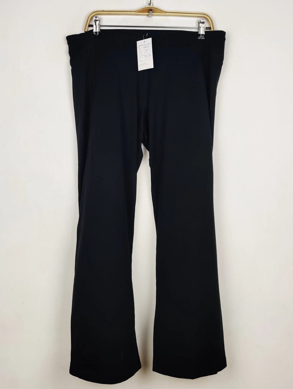 Buy online pre-used pre-loved 100% authentic & Original branded Marks & Spencer (TT-4339) available in Pakistan. Top international brands avilable.