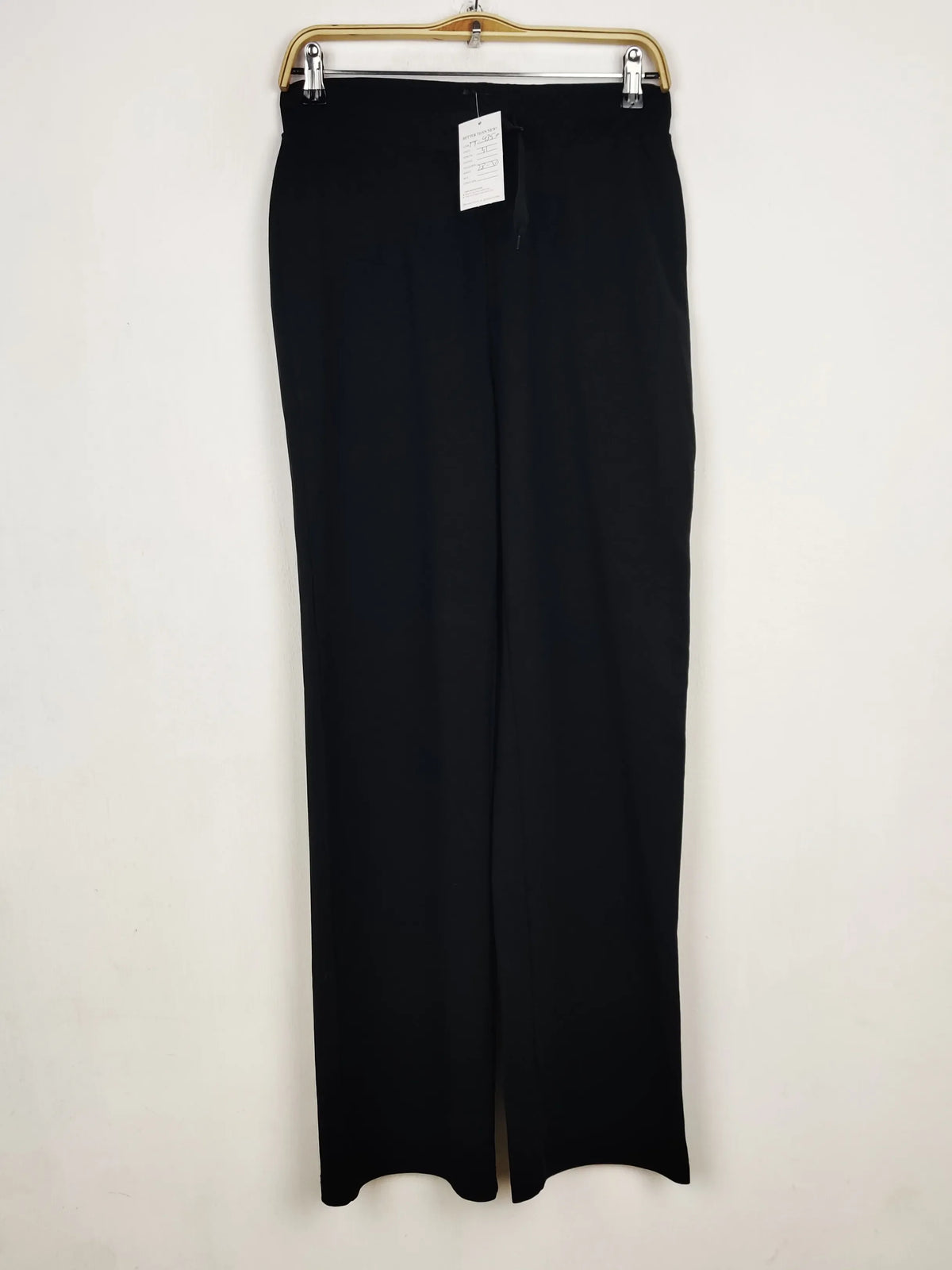 Buy online pre-used pre-loved 100% authentic & Original branded Unknown Brand (TT-4350) available in Pakistan. Top international brands avilable.