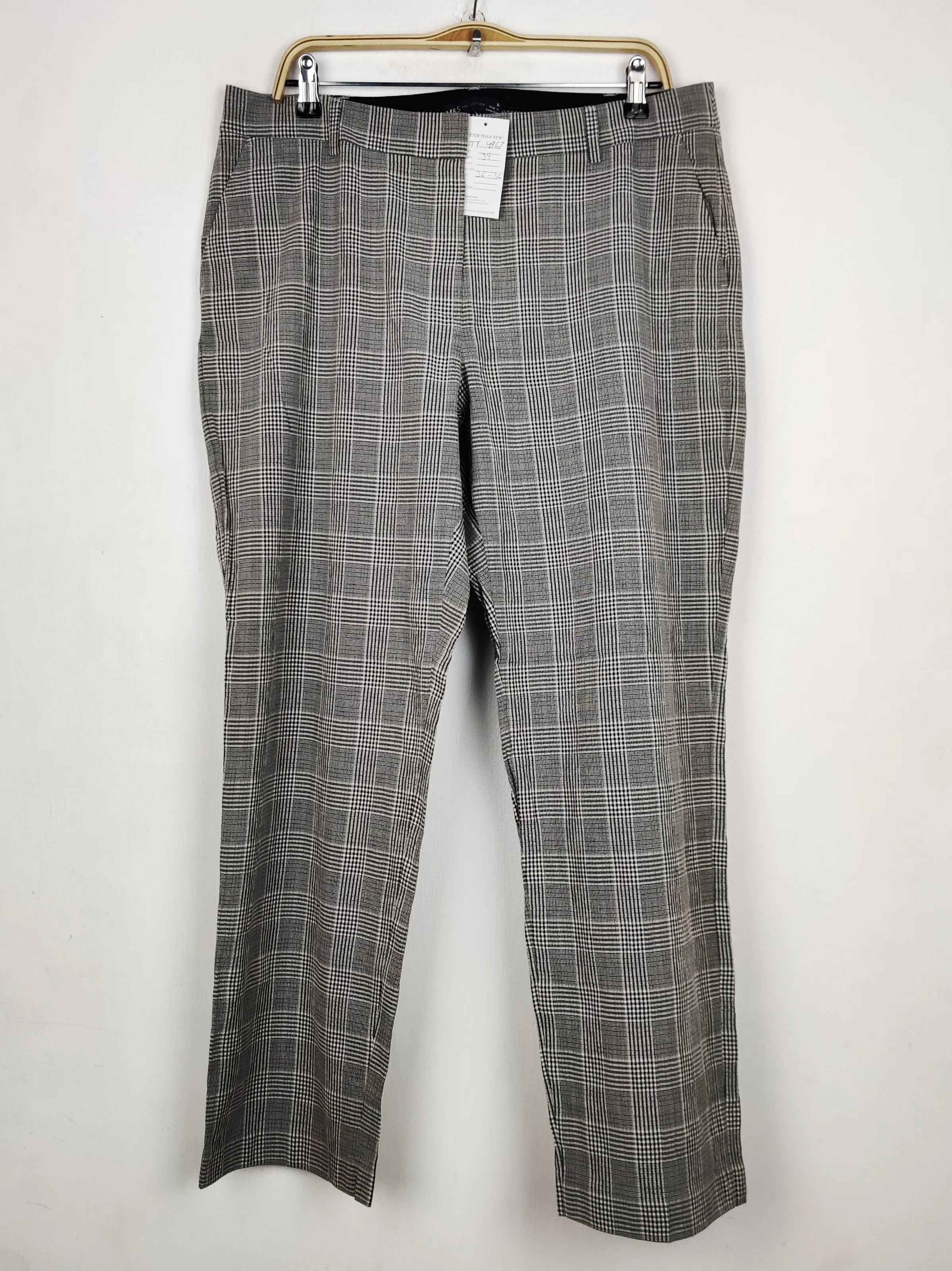Buy online pre-used pre-loved 100% authentic & Original branded Marks & Spencer (TT-4367) available in Pakistan. Top international brands avilable.