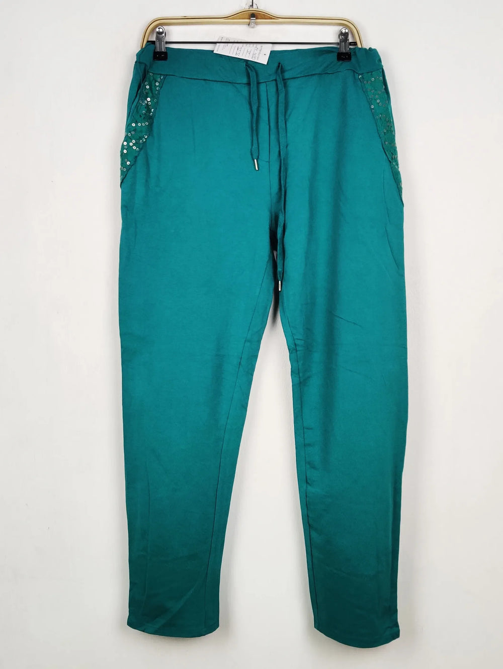 Buy online pre-used pre-loved 100% authentic & Original branded Unknown Brand (TT-4383) available in Pakistan. Top international brands avilable.