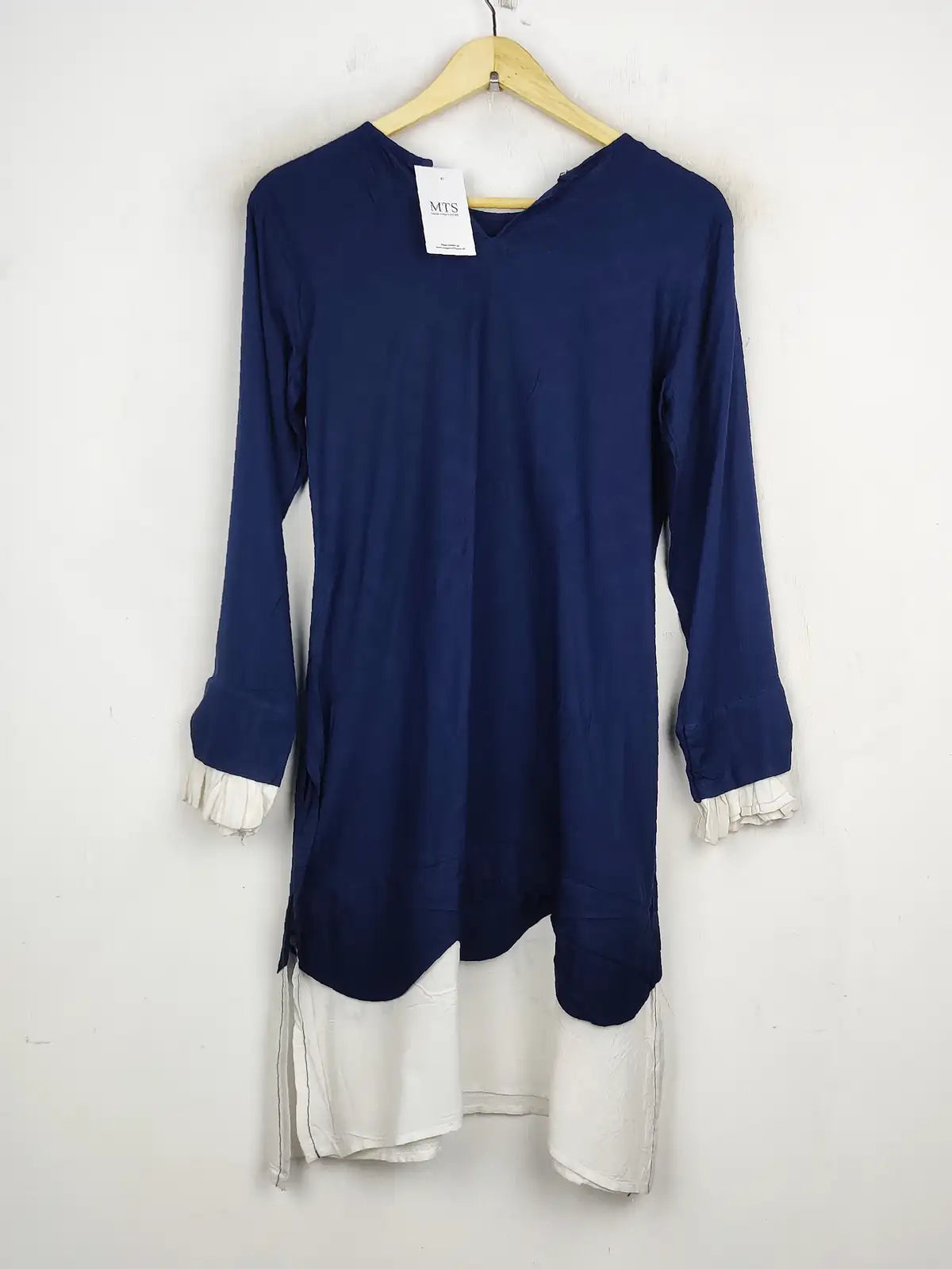 Buy online pre-used pre-loved 100% authentic & Original branded Sana Safinaz (WBK-1011) available in Pakistan. Top international brands avilable.