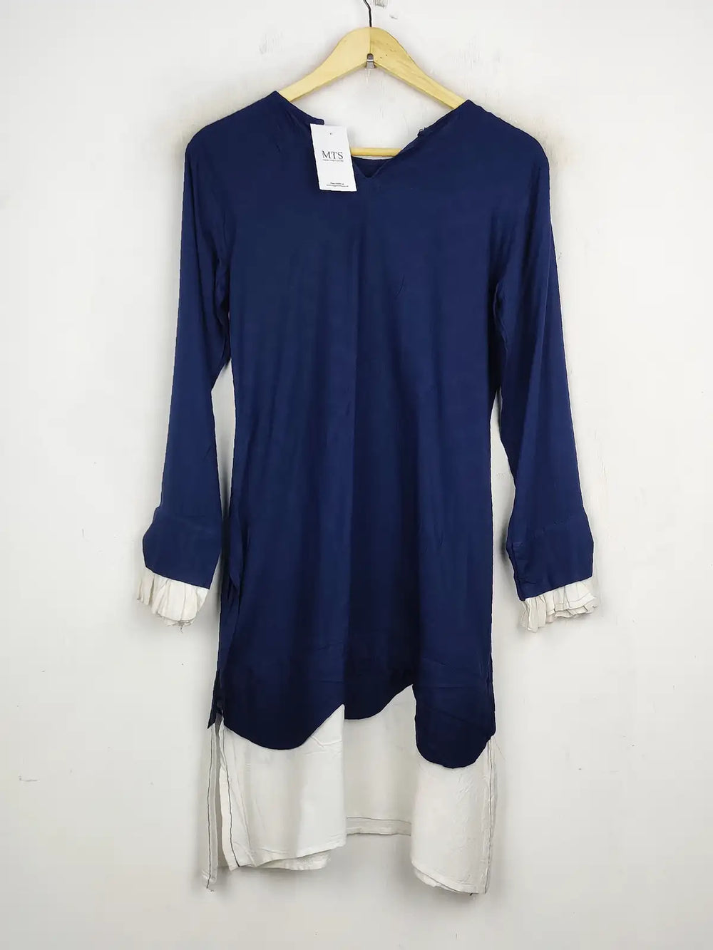 Buy online pre-used pre-loved 100% authentic & Original branded Sana Safinaz (WBK-1011) available in Pakistan. Top international brands avilable.