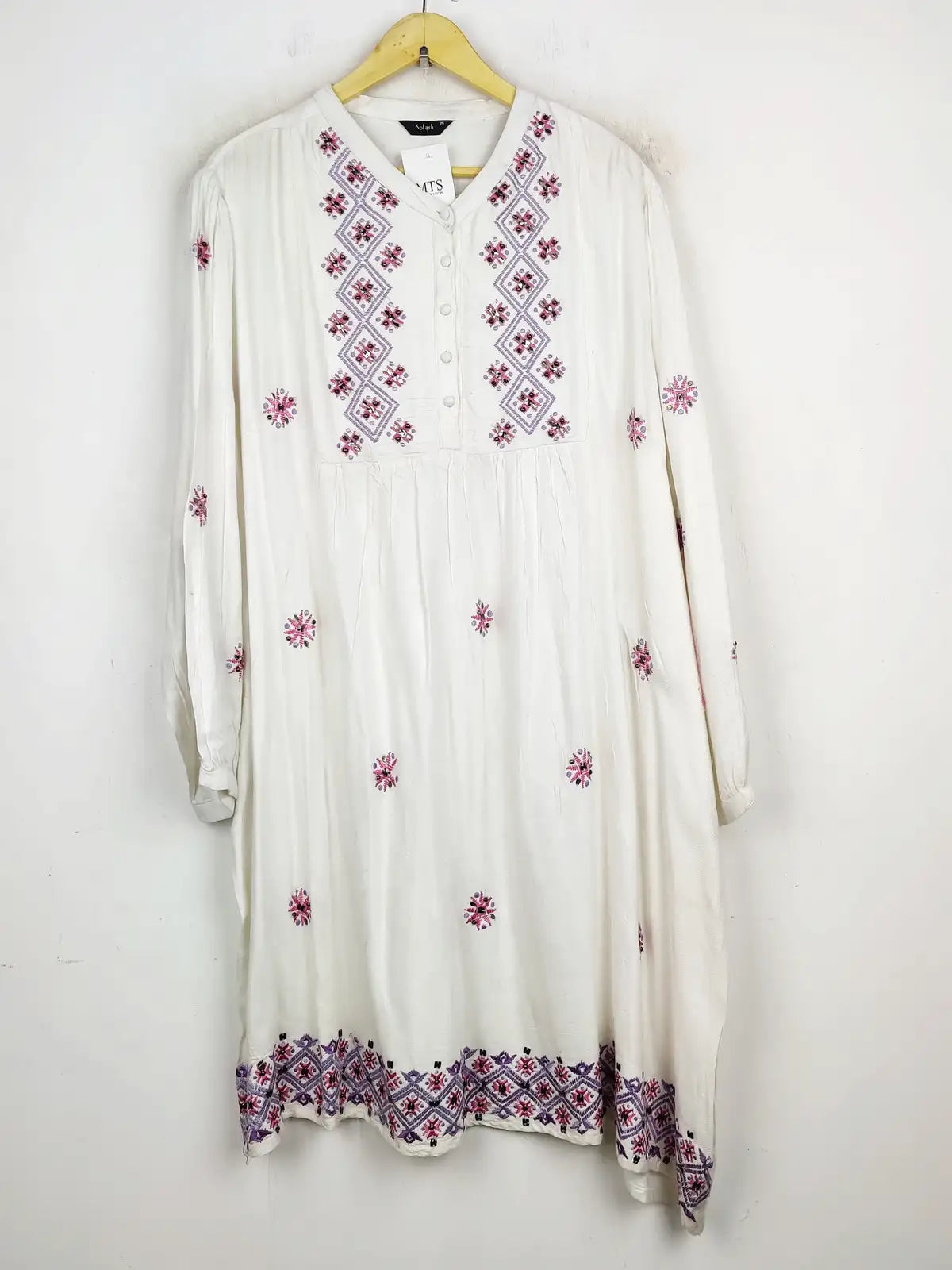 Buy online pre-used pre-loved 100% authentic & Original branded Splash (WBK-1027) available in Pakistan. Top international brands avilable.