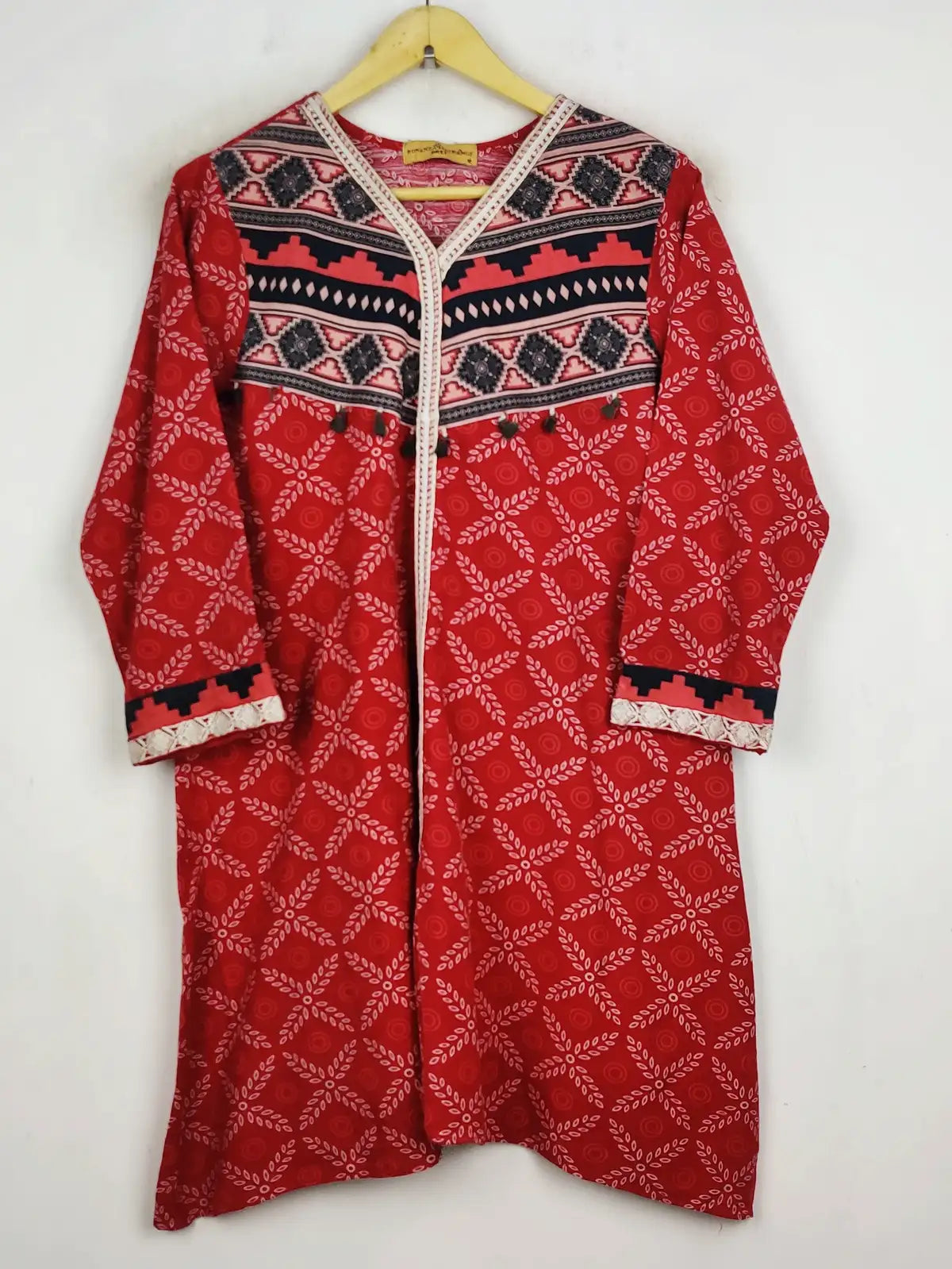 Buy online pre-used pre-loved 100% authentic & Original branded Bonanza Satrangi (WBK-1029) available in Pakistan. Top international brands avilable.