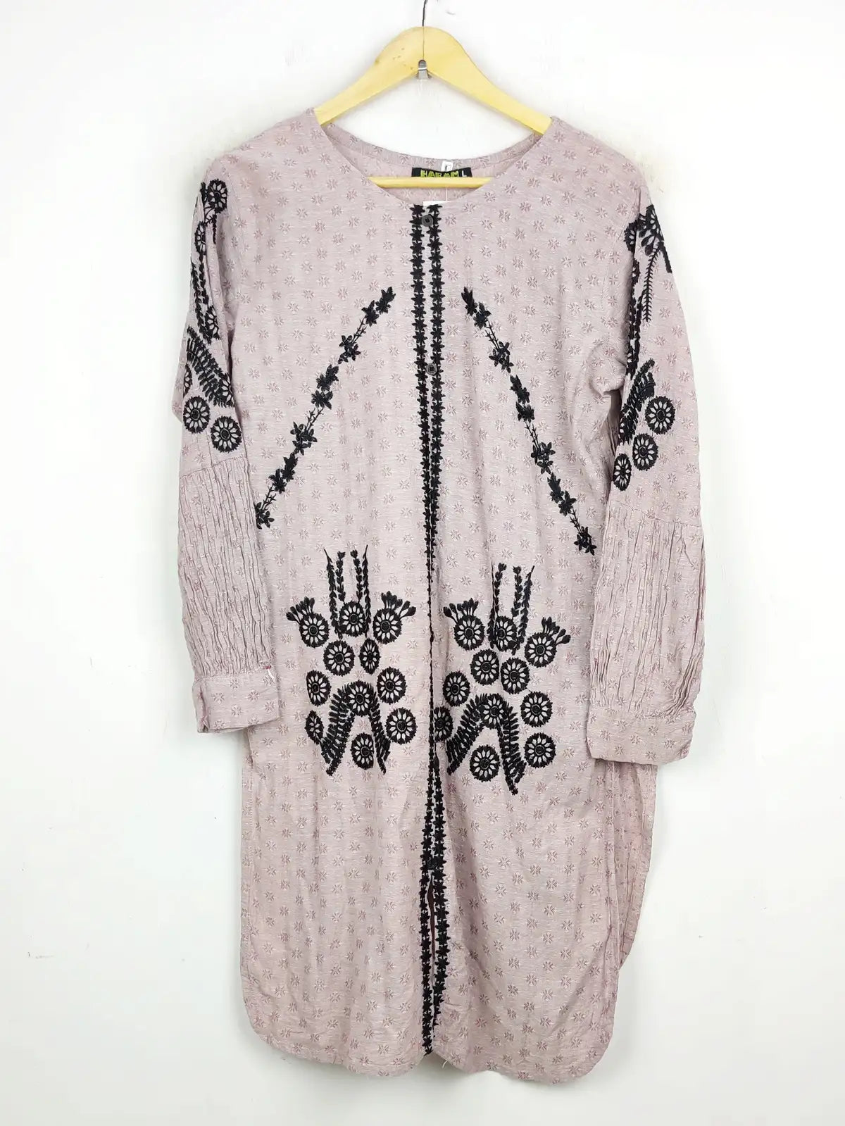 Buy online pre-used pre-loved 100% authentic & Original branded Haram (WBK-1058) available in Pakistan. Top international brands avilable.