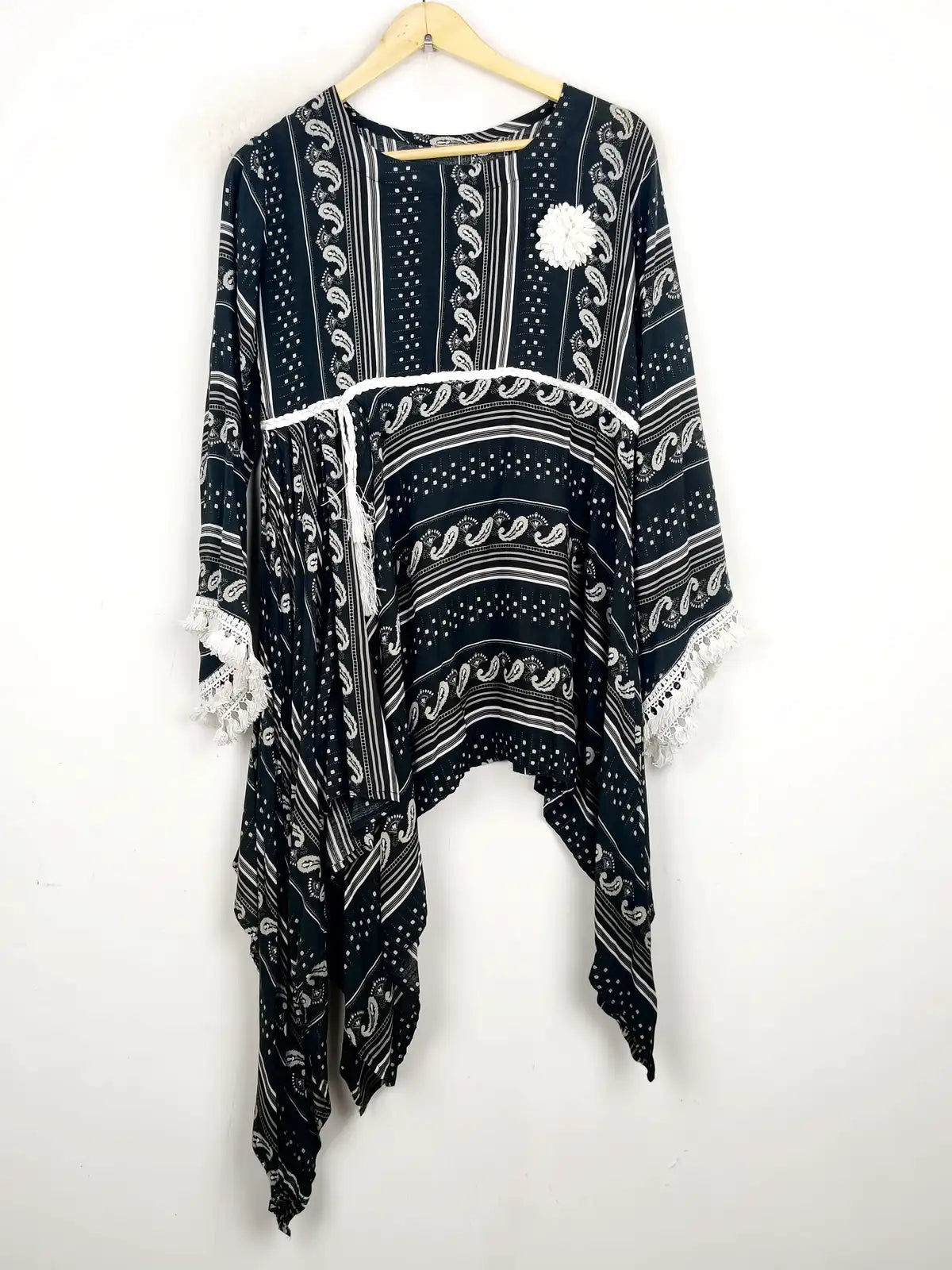 Buy online pre-used pre-loved 100% authentic & Original branded Unknown Brand (WBK-1063) available in Pakistan. Top international brands avilable.