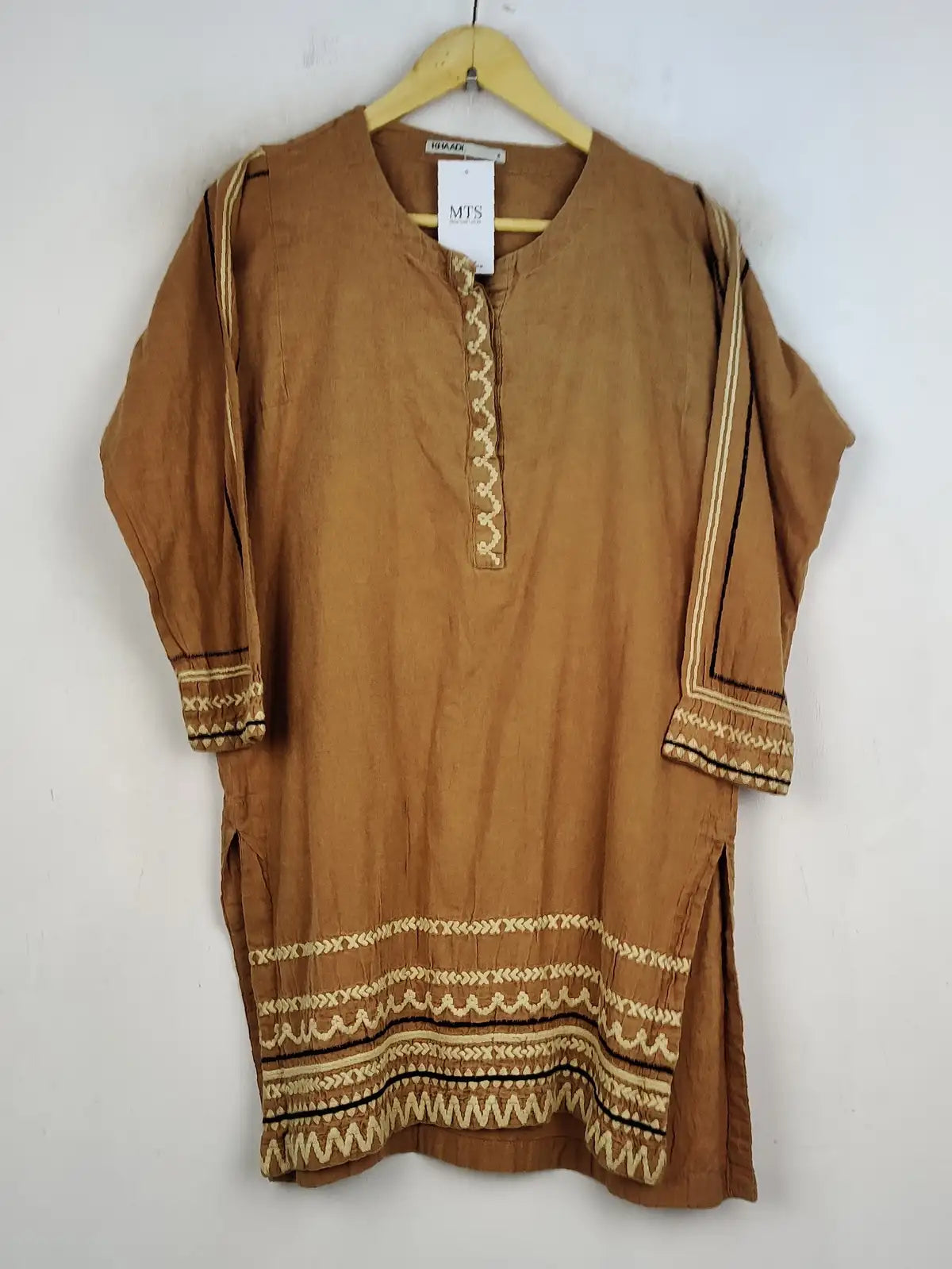 Buy online pre-used pre-loved 100% authentic & Original branded Khaadi (WBK-1080) available in Pakistan. Top international brands avilable.