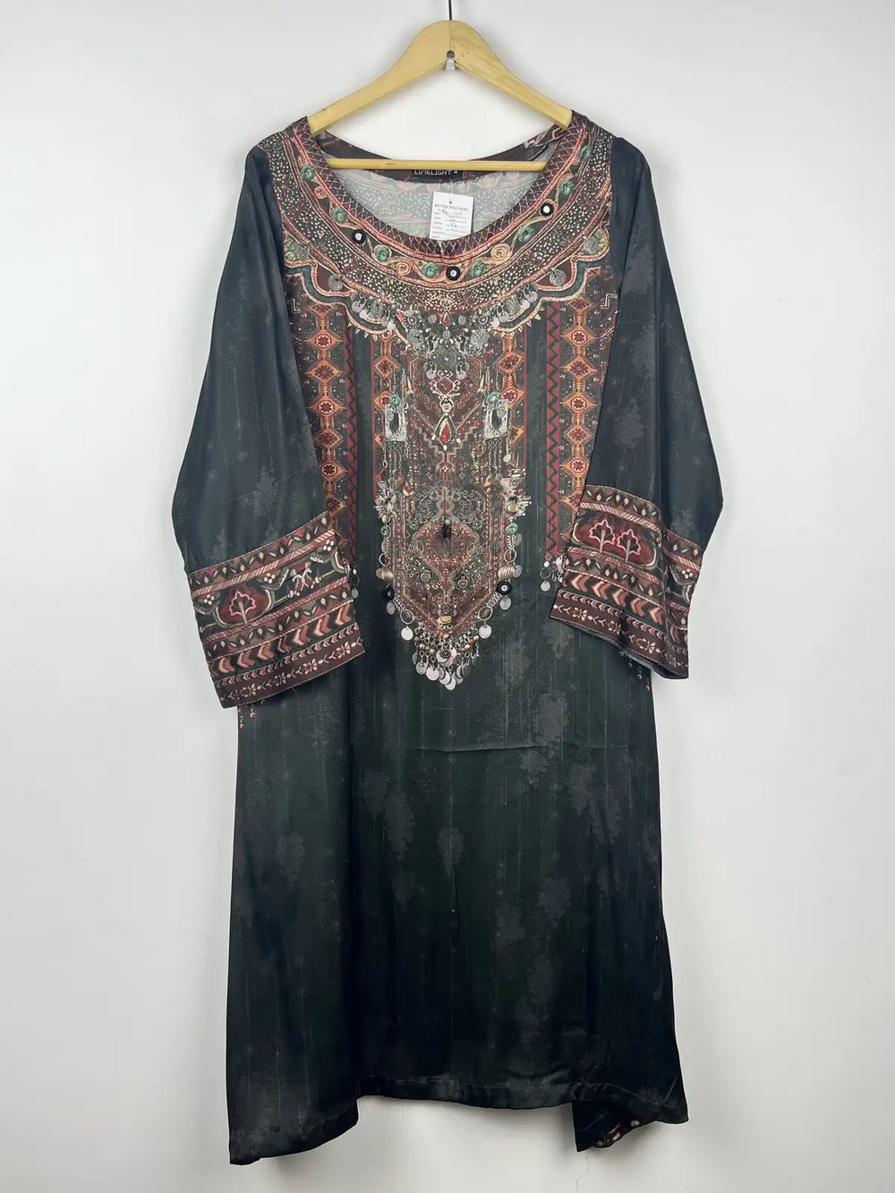 Buy online pre-used pre-loved 100% authentic & Original branded Limelight (WBK-1109) available in Pakistan. Top international brands avilable.