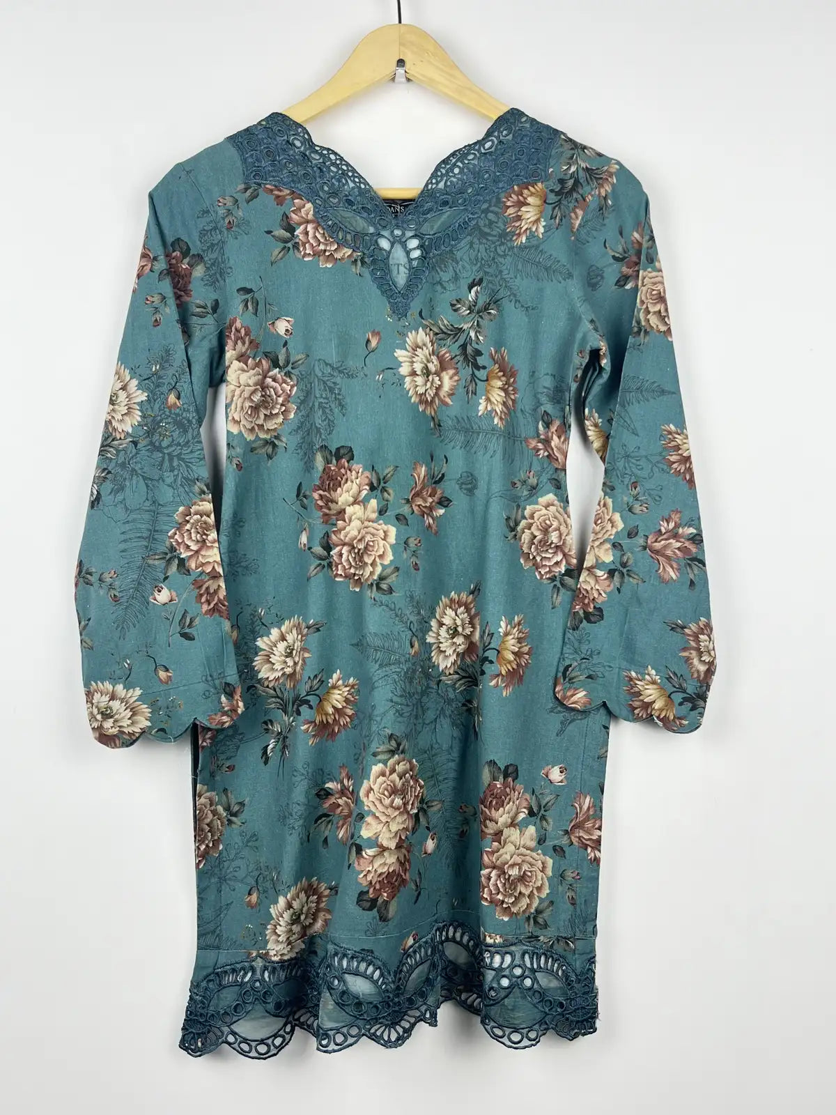 Buy online pre-used pre-loved 100% authentic & Original branded Adans (WBK-1113) available in Pakistan. Top international brands avilable.