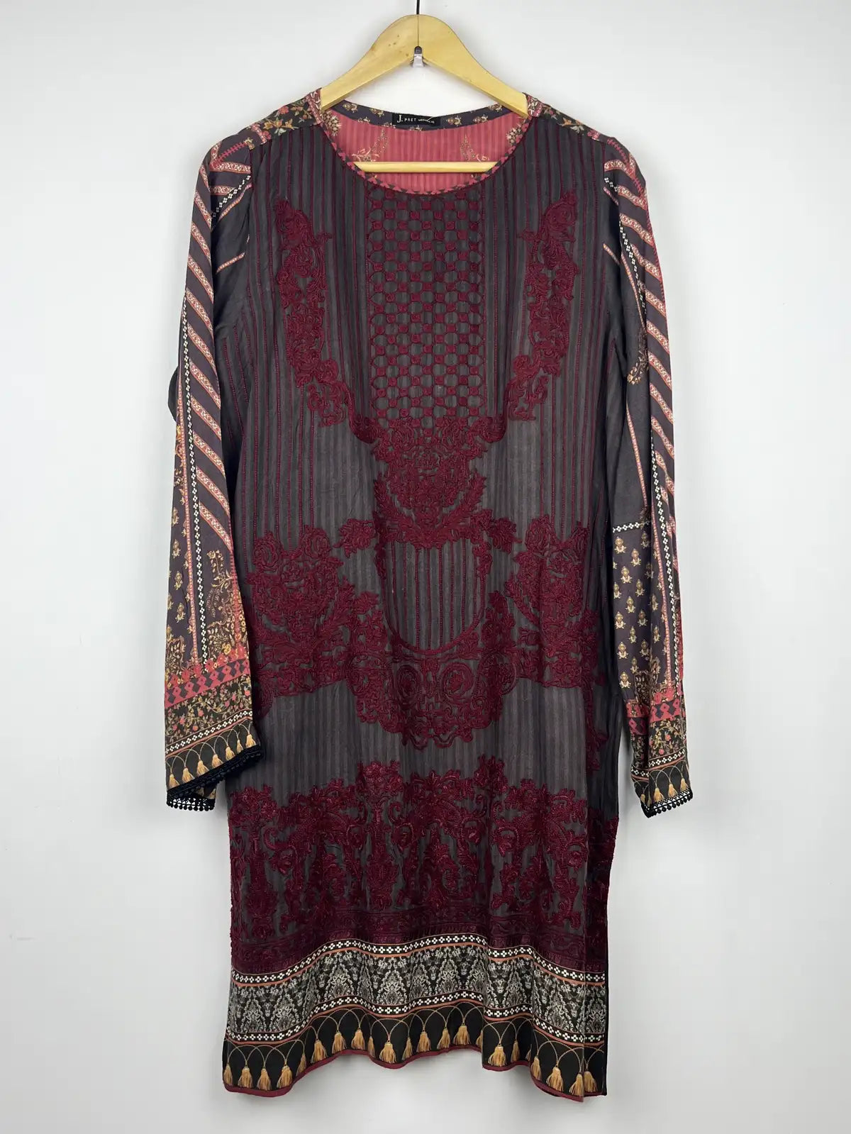 Buy online pre-used pre-loved 100% authentic & Original branded J. (WBK-1137) available in Pakistan. Top international brands avilable.