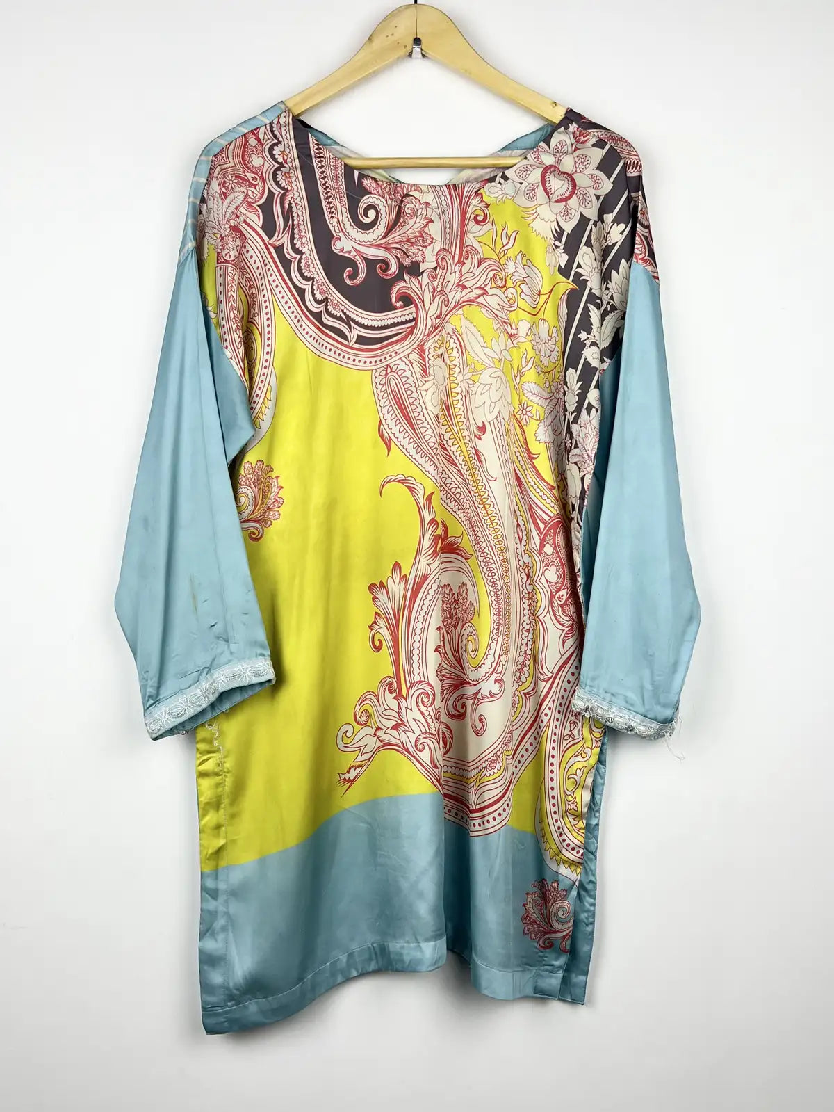 Buy online pre-used pre-loved 100% authentic & Original branded Khaadi (WBK-1142) available in Pakistan. Top international brands avilable.