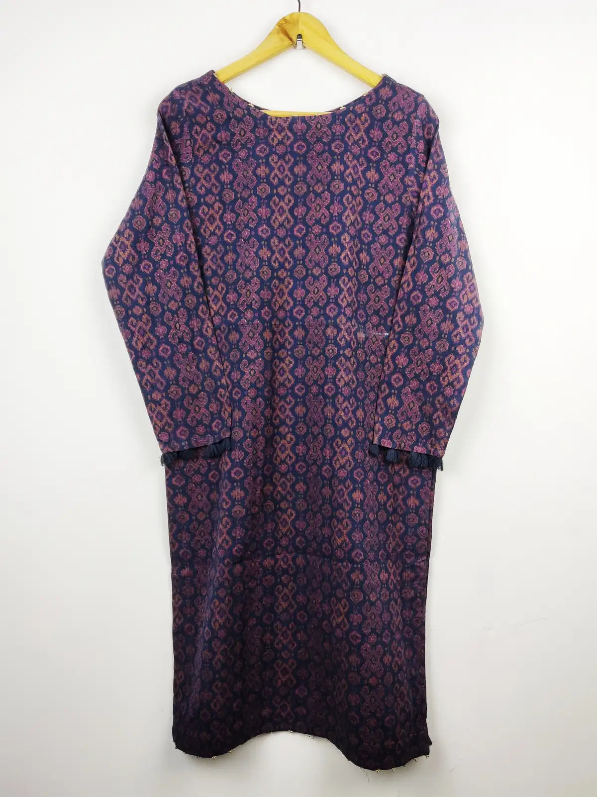 Buy online pre-used pre-loved 100% authentic & Original branded J. (WBK-1219) available in Pakistan. Top international brands avilable.