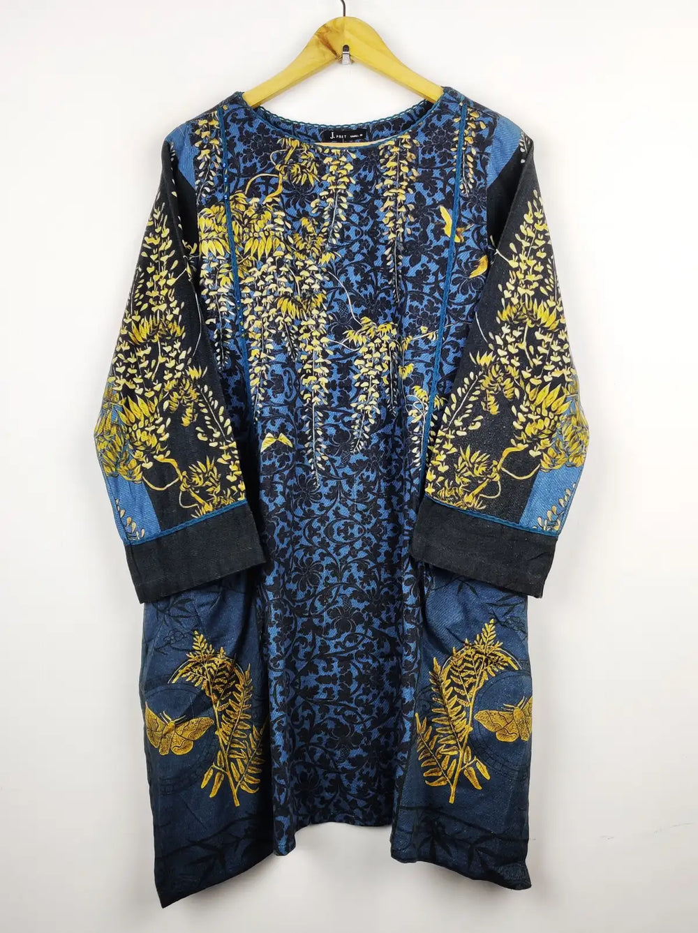 Buy online pre-used pre-loved 100% authentic & Original branded J. (WBK-1226) available in Pakistan. Top international brands avilable.