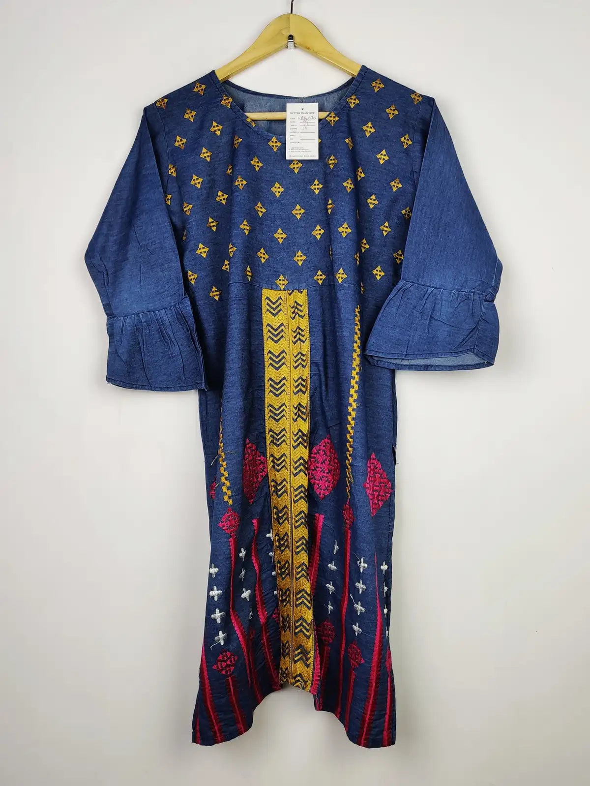 Buy online pre-used pre-loved 100% authentic & Original branded Unknown Brand (WBK-1330) available in Pakistan. Top international brands avilable.