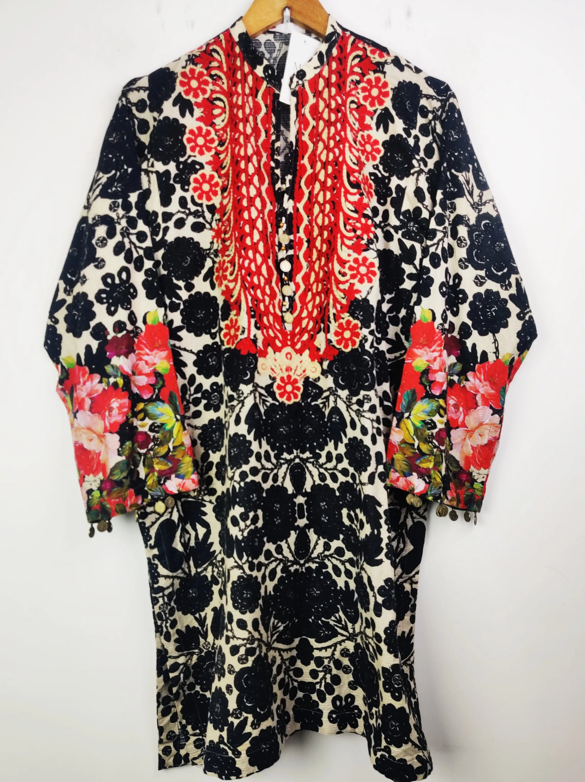 Buy online pre-used pre-loved 100% authentic & Original branded Khaadi (WBK-164) available in Pakistan. Top international brands avilable.