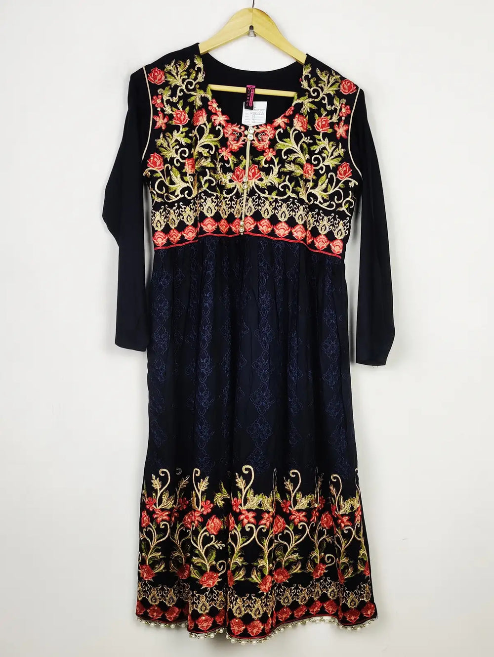 Buy online pre-used pre-loved 100% authentic & Original branded Diwani (WBK-1674) available in Pakistan. Top international brands avilable.