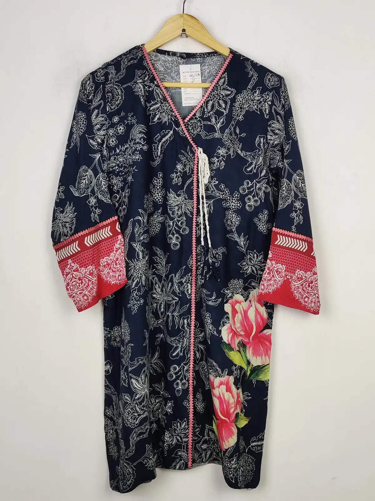 Buy online pre-used pre-loved 100% authentic & Original branded Sapphire (WBK-1724) available in Pakistan. Top international brands avilable.