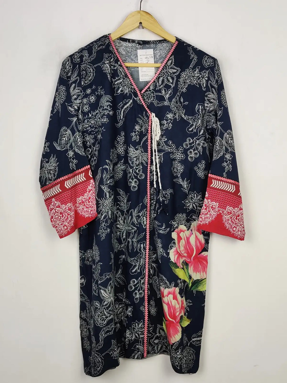 Buy online pre-used pre-loved 100% authentic & Original branded Sapphire (WBK-1724) available in Pakistan. Top international brands avilable.