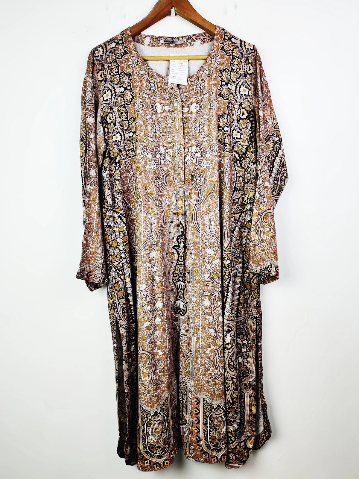 Buy online pre-used pre-loved 100% authentic & Original branded Khaadi (WBK-182) available in Pakistan. Top international brands avilable.