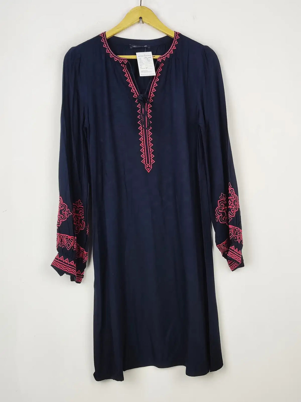 Buy online pre-used pre-loved 100% authentic & Original branded Marks & Spencer (WBK-1898) available in Pakistan. Top international brands avilable.