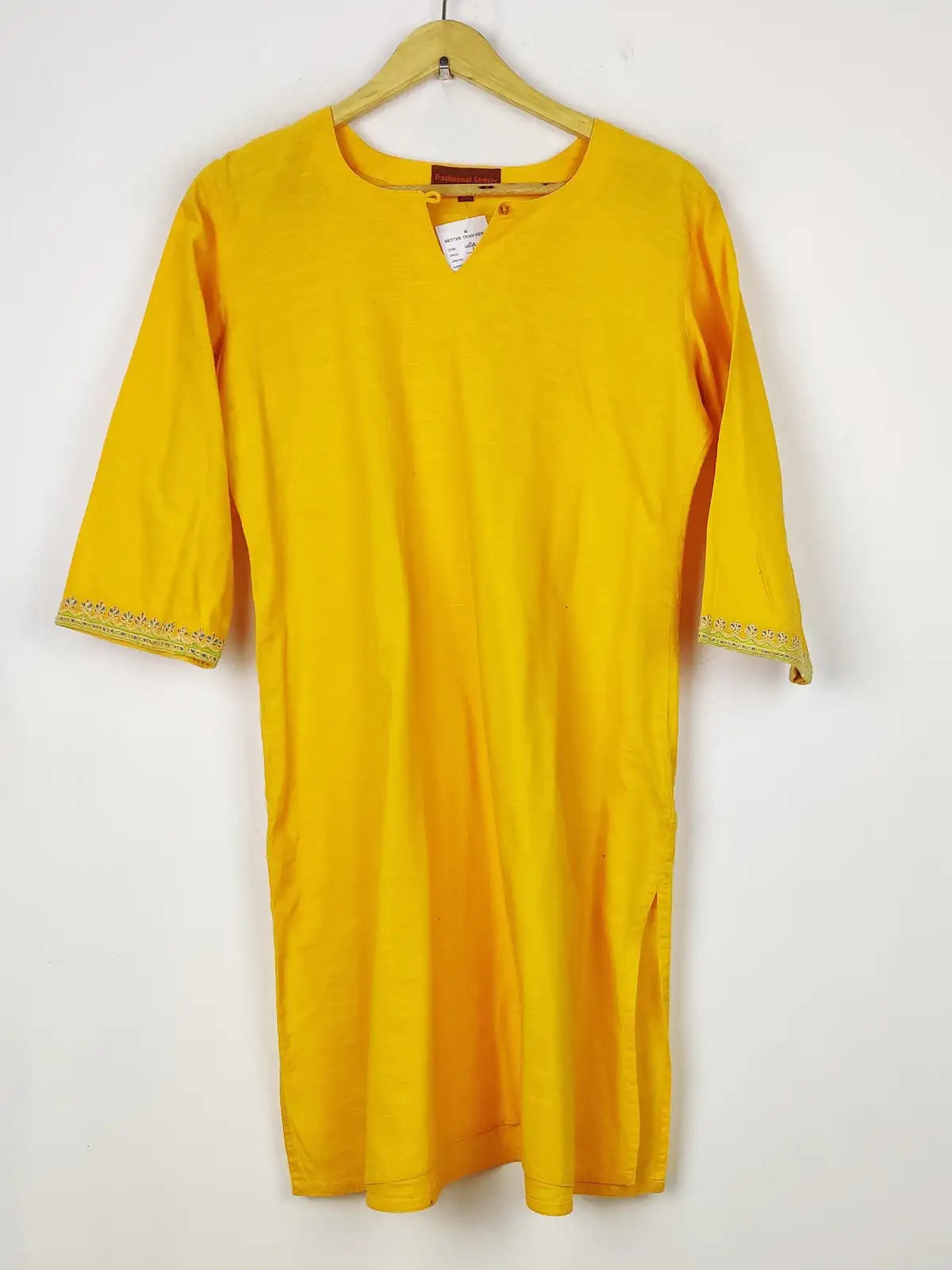 Buy online pre-used pre-loved 100% authentic & Original branded Traditional Stringle (WBK-1902) available in Pakistan. Top international brands avilable.