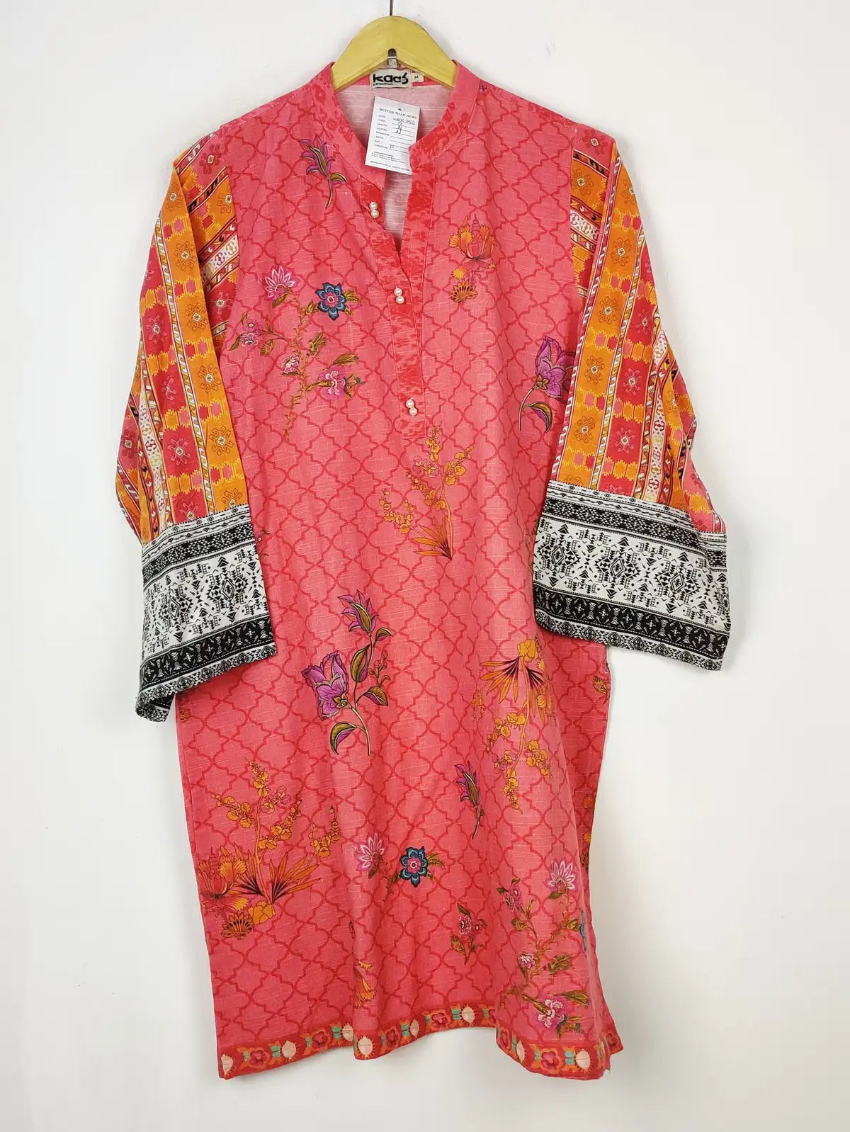 Buy online pre-used pre-loved 100% authentic & Original branded Gul Ahmed (WBK-1916) available in Pakistan. Top international brands avilable.