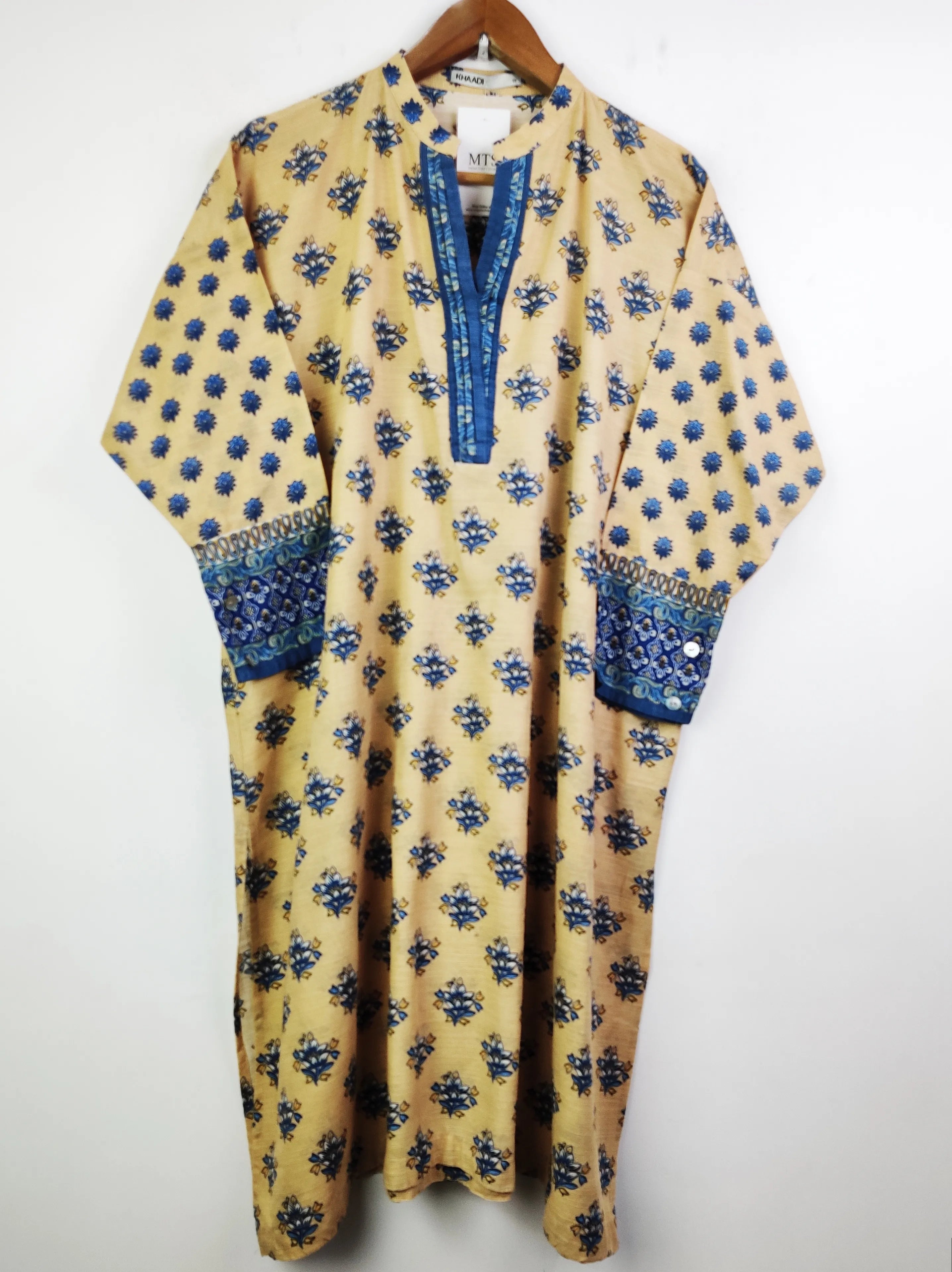 Buy online pre-used pre-loved 100% authentic & Original branded Khaadi (WBK-202) available in Pakistan. Top international brands avilable.