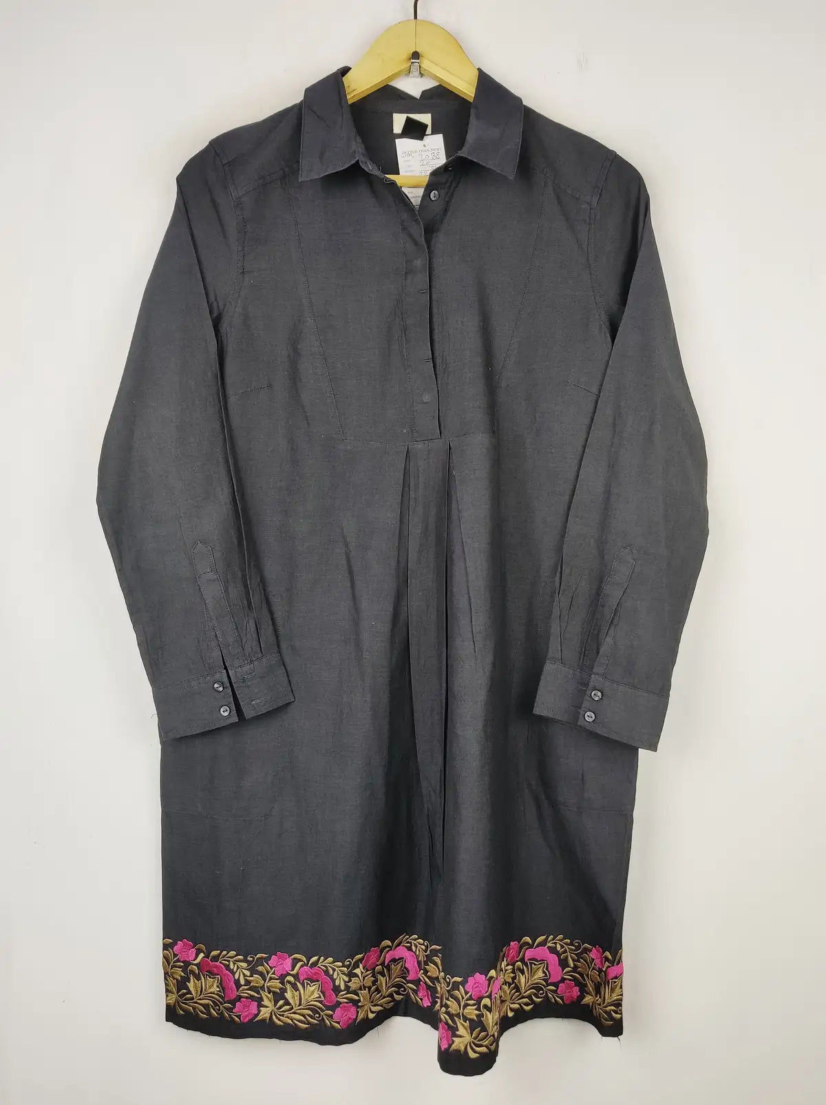 Buy online pre-used pre-loved 100% authentic & Original branded H&M (WBK-2088) available in Pakistan. Top international brands avilable.