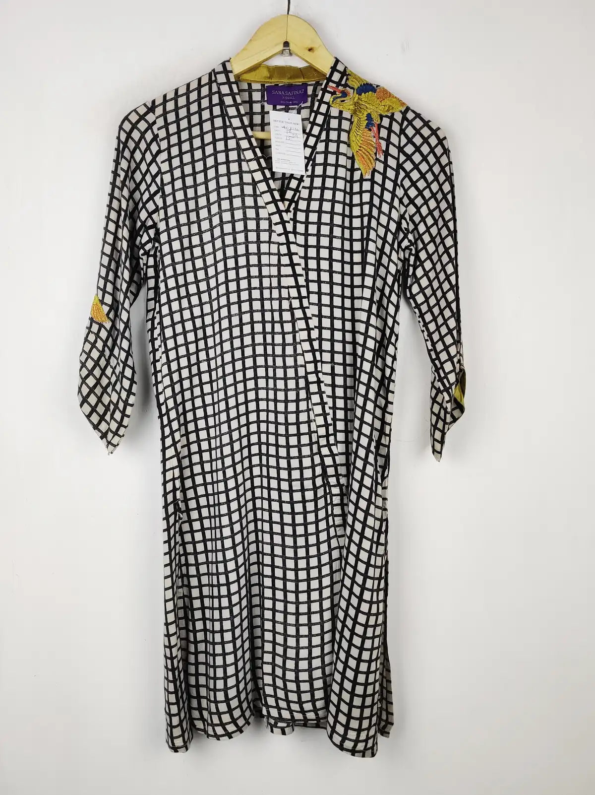 Buy online pre-used pre-loved 100% authentic & Original branded Sana Safinaz (WBK-2132) available in Pakistan. Top international brands avilable.