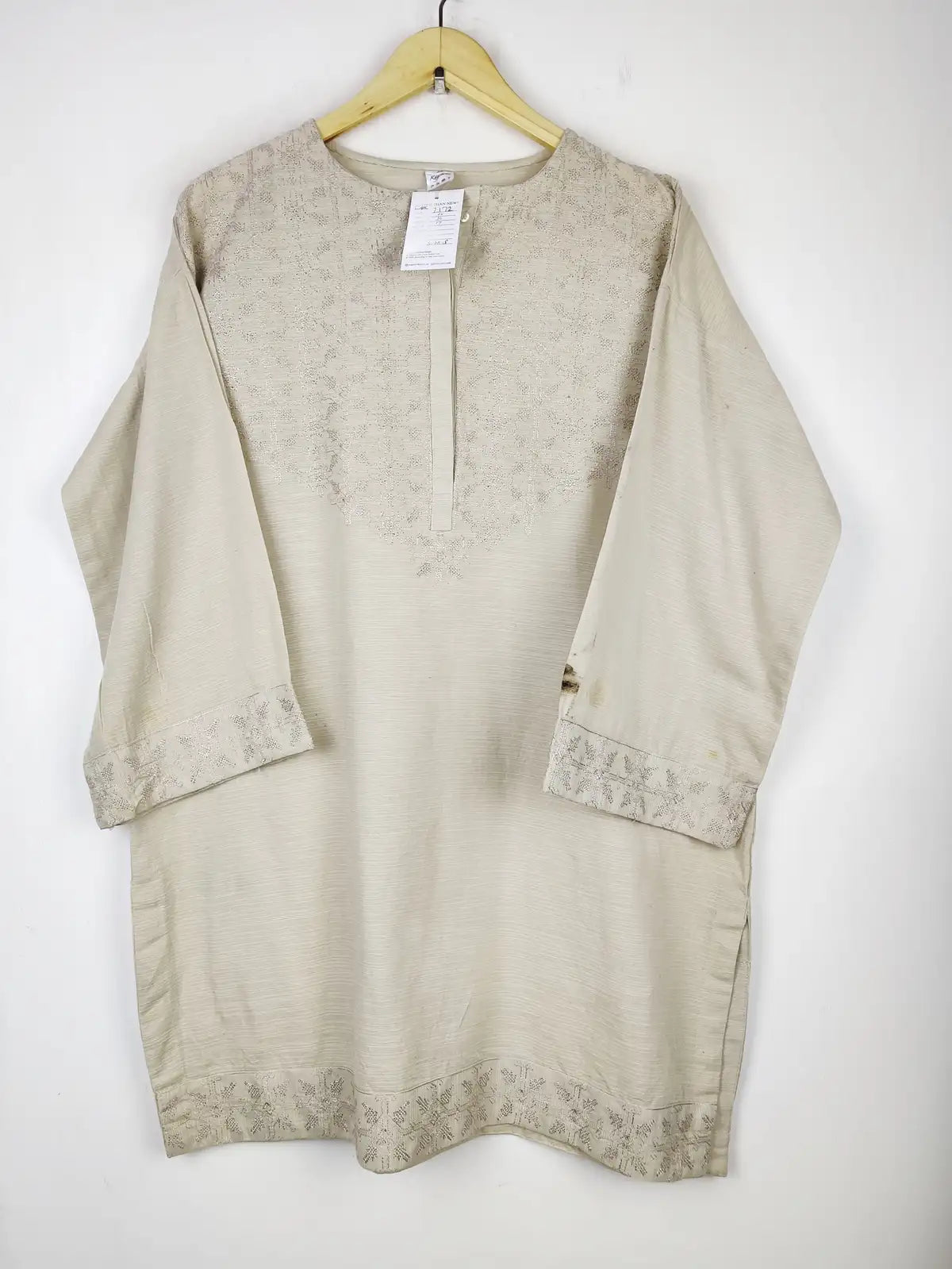 Buy online pre-used pre-loved 100% authentic & Original branded Kasria (WBK-2172) available in Pakistan. Top international brands avilable.