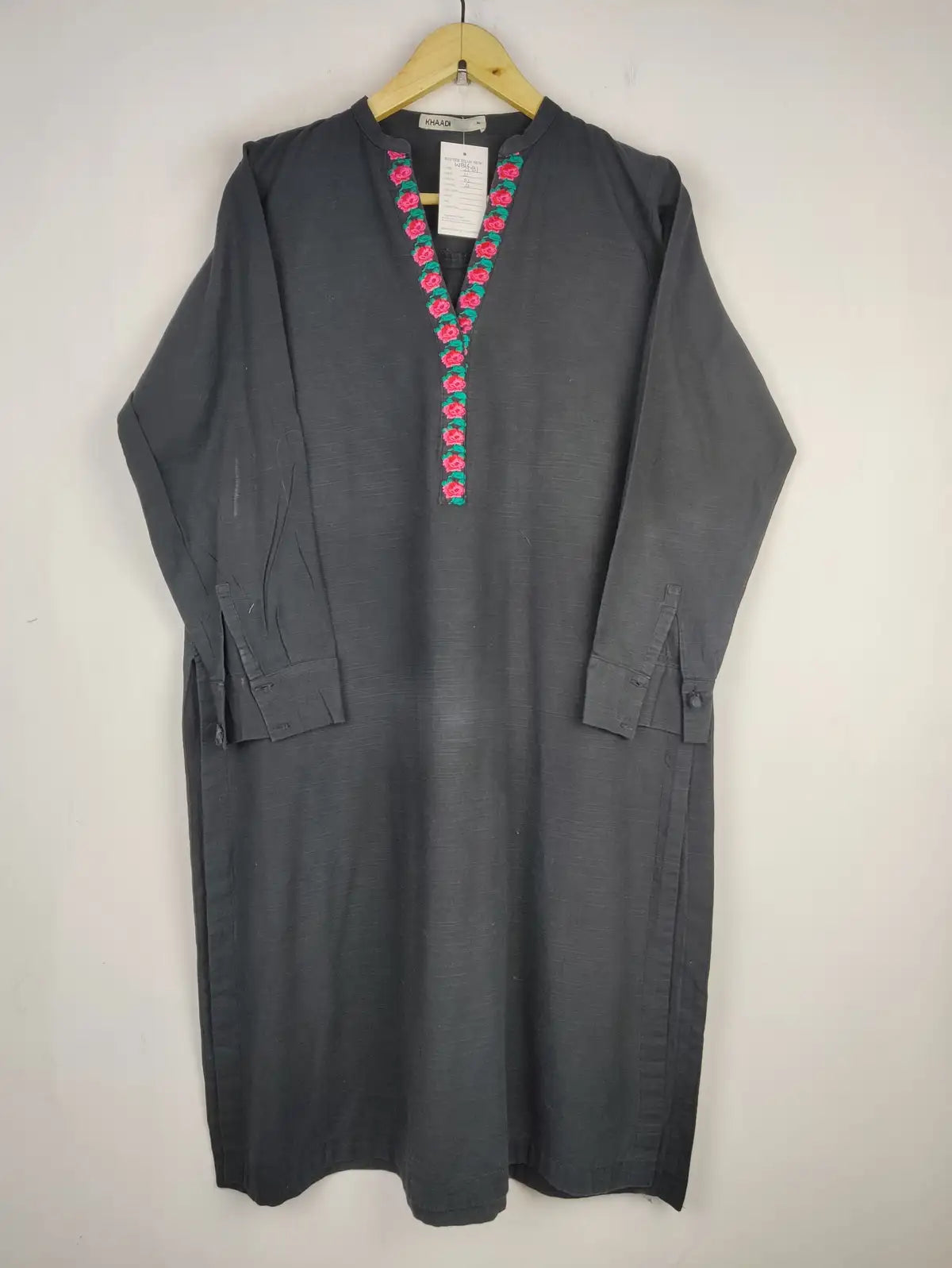 Buy online pre-used pre-loved 100% authentic & Original branded Khaadi (WBK-2181) available in Pakistan. Top international brands avilable.