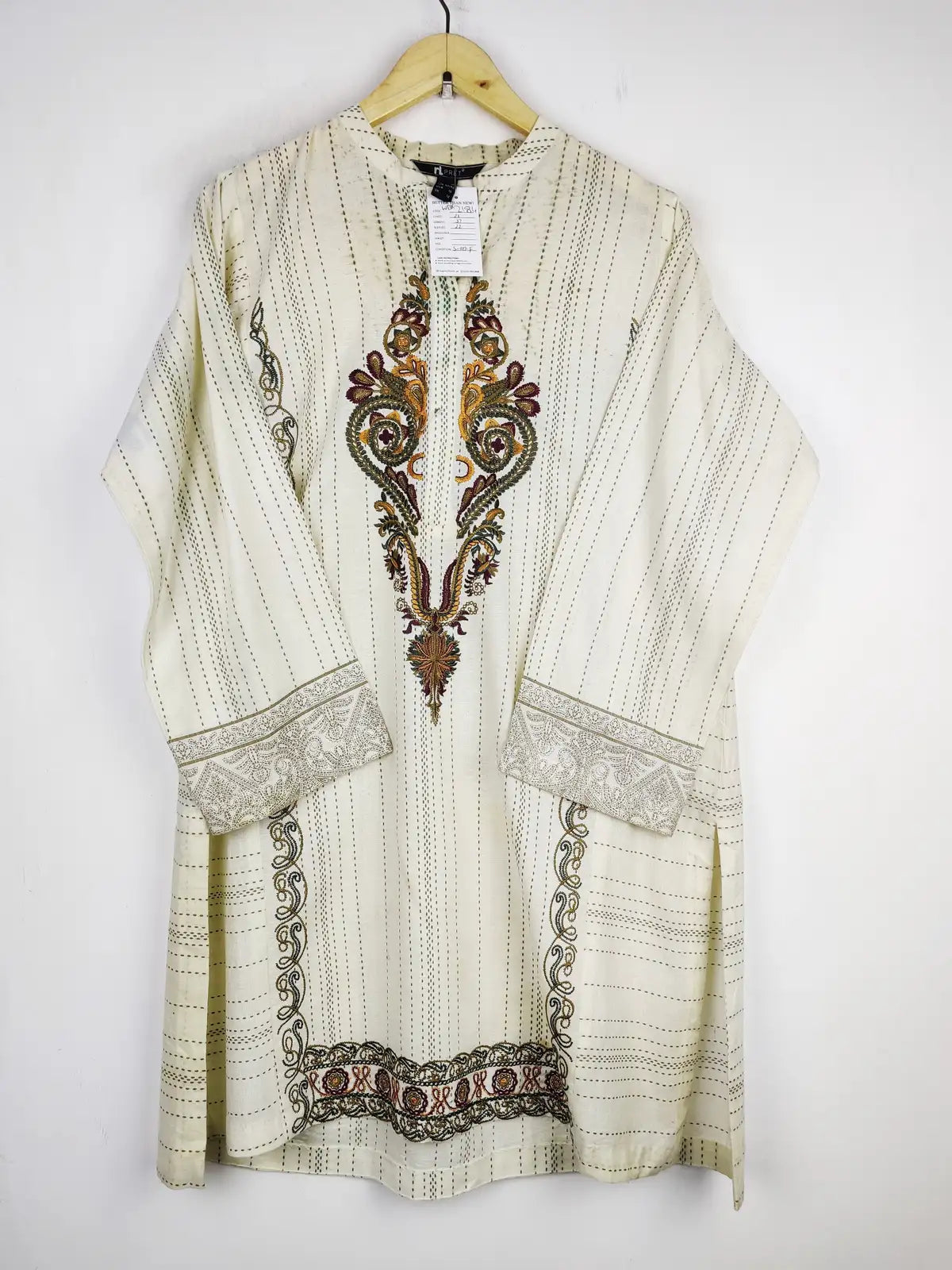Buy online pre-used pre-loved 100% authentic & Original branded Nishat Linen (WBK-2184) available in Pakistan. Top international brands avilable.