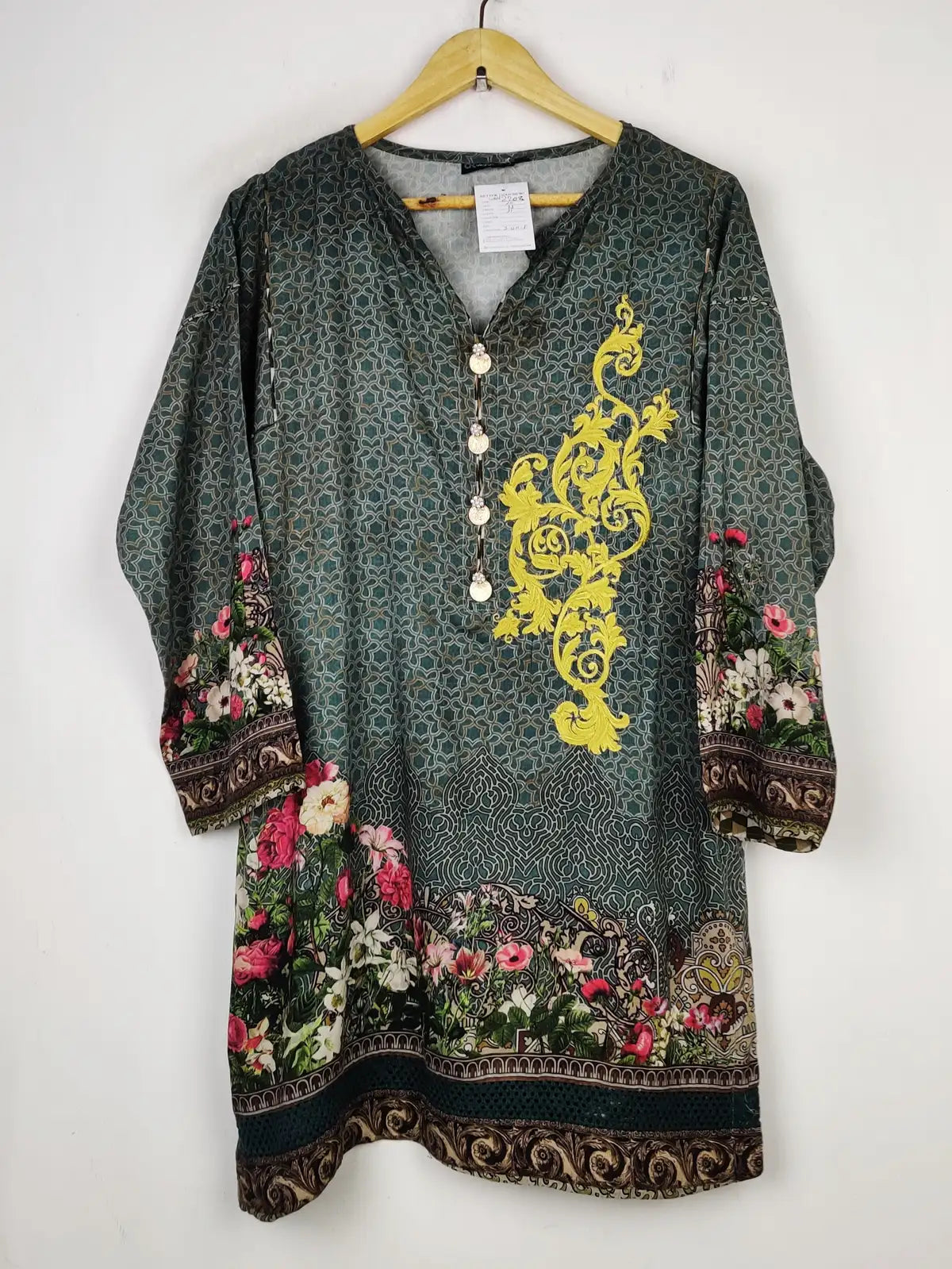 Buy online pre-used pre-loved 100% authentic & Original branded Al Karam (WBK-2208) available in Pakistan. Top international brands avilable.