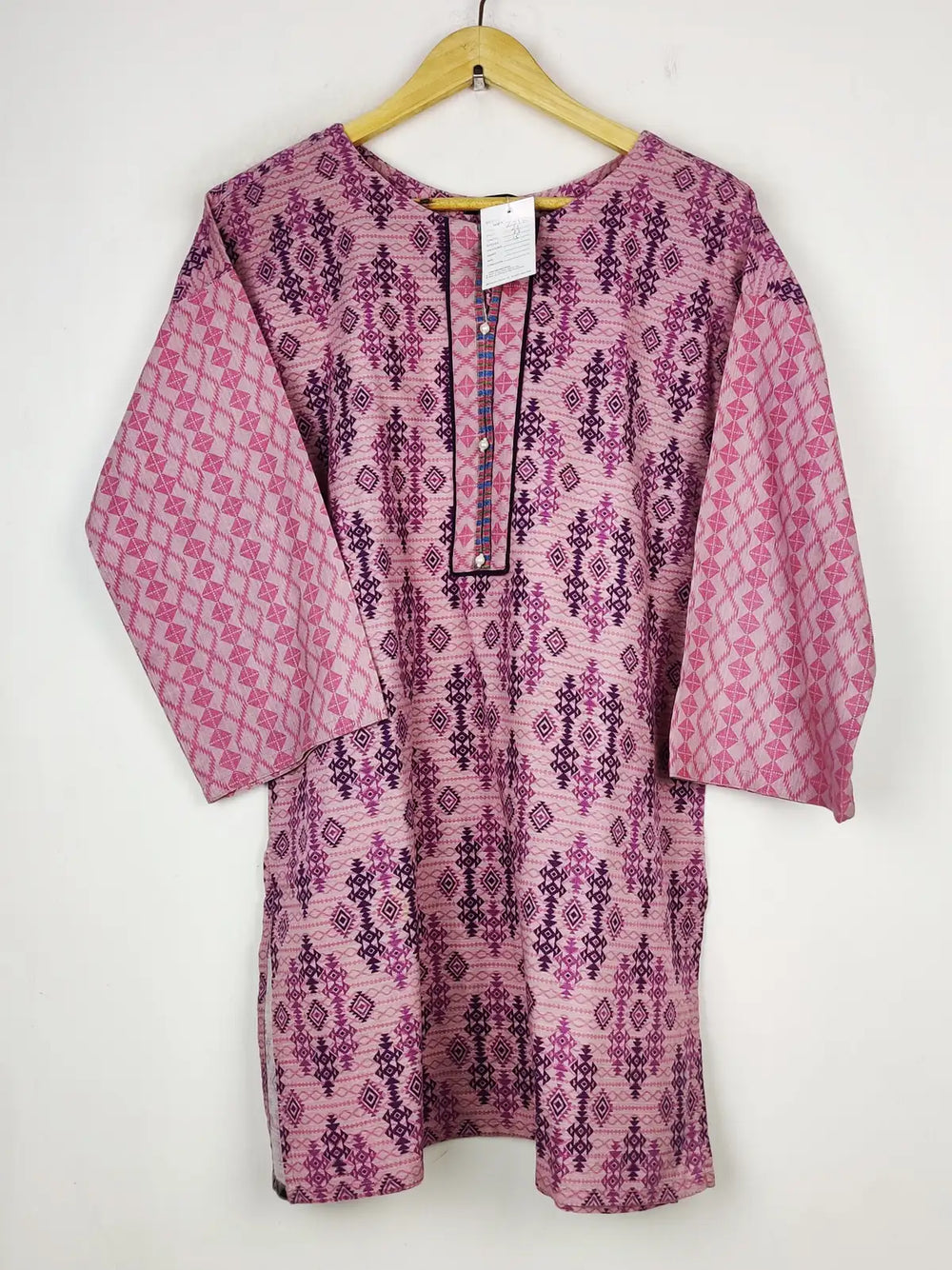 Buy online pre-used pre-loved 100% authentic & Original branded Salitex (WBK-2218) available in Pakistan. Top international brands avilable.