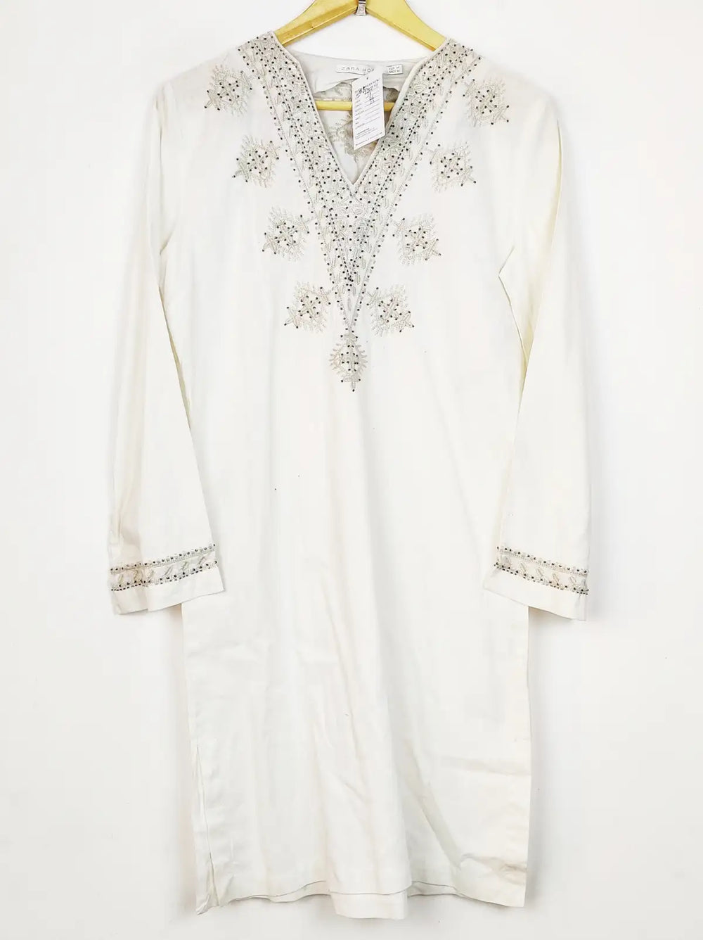 Buy online pre-used pre-loved 100% authentic & Original branded Zara (WBK-2529) available in Pakistan. Top international brands avilable.