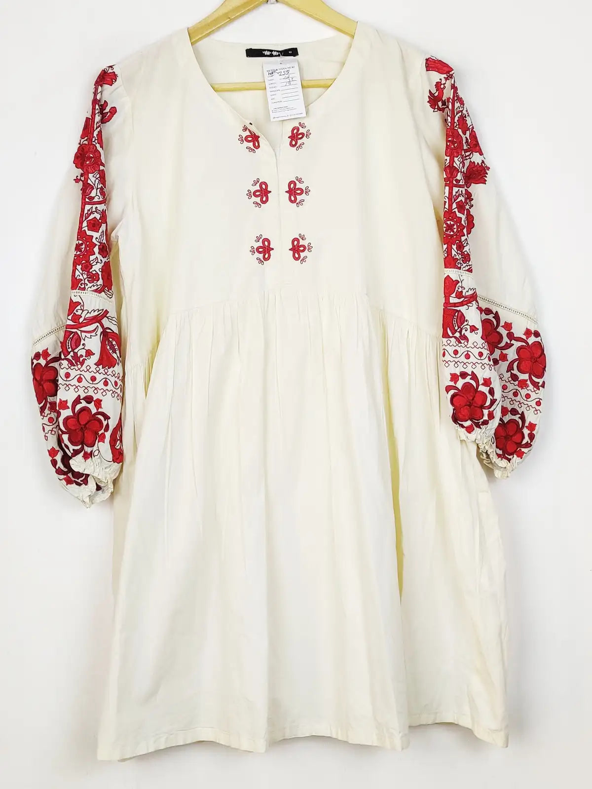 Buy online pre-used pre-loved 100% authentic & Original branded Khaadi (WBK-2531) available in Pakistan. Top international brands avilable.