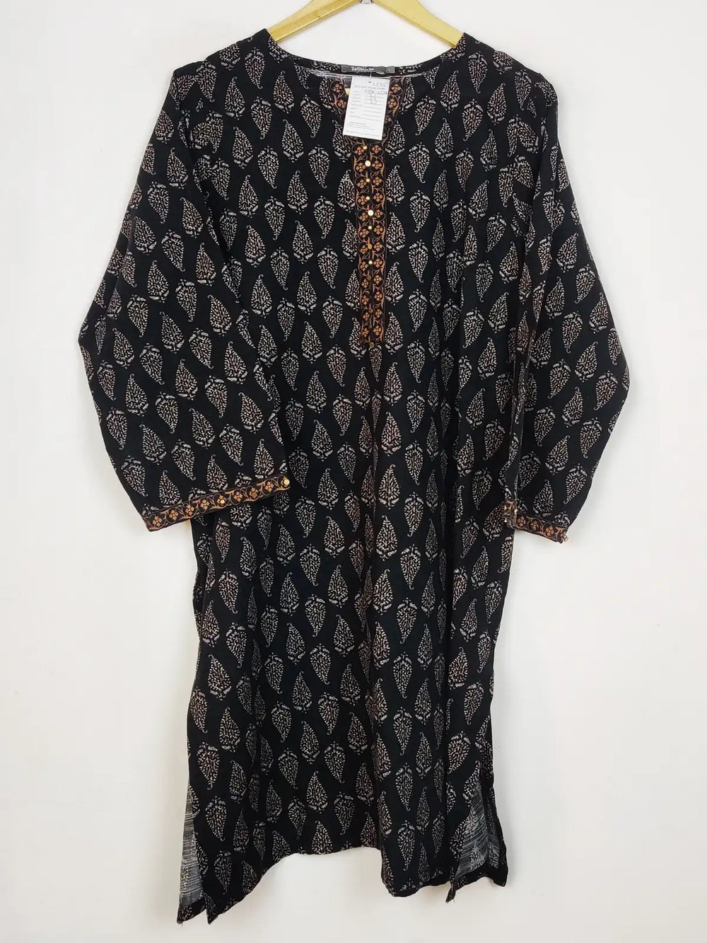 Buy online pre-used pre-loved 100% authentic & Original branded Zellbury (WBK-2535) available in Pakistan. Top international brands avilable.