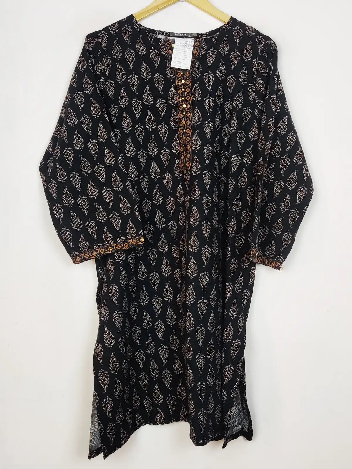 Buy online pre-used pre-loved 100% authentic & Original branded Zellbury (WBK-2535) available in Pakistan. Top international brands avilable.