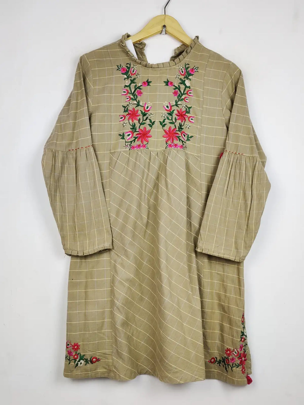 Buy online pre-used pre-loved 100% authentic & Original branded Pepperland (WBK-2573) available in Pakistan. Top international brands avilable.