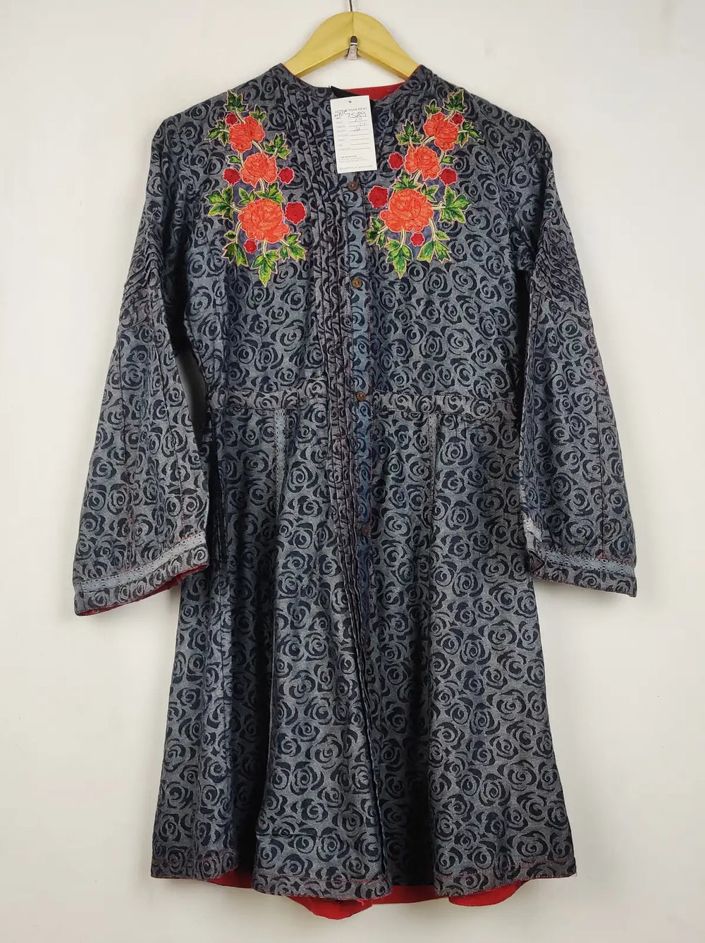 Buy online pre-used pre-loved 100% authentic & Original branded Ally'S (WBK-2589) available in Pakistan. Top international brands avilable.