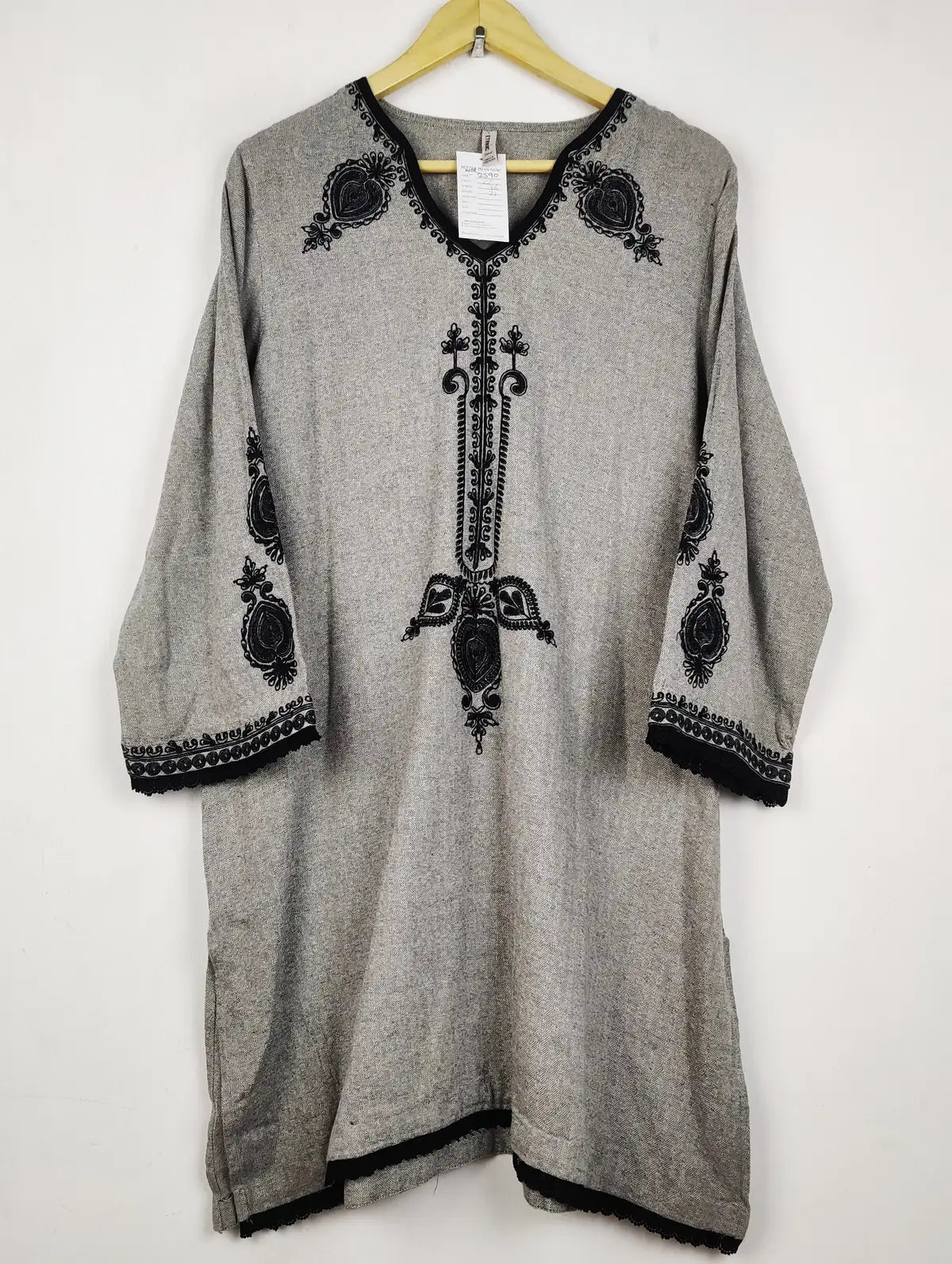 Buy online pre-used pre-loved 100% authentic & Original branded Ethnic (WBK-2590) available in Pakistan. Top international brands avilable.